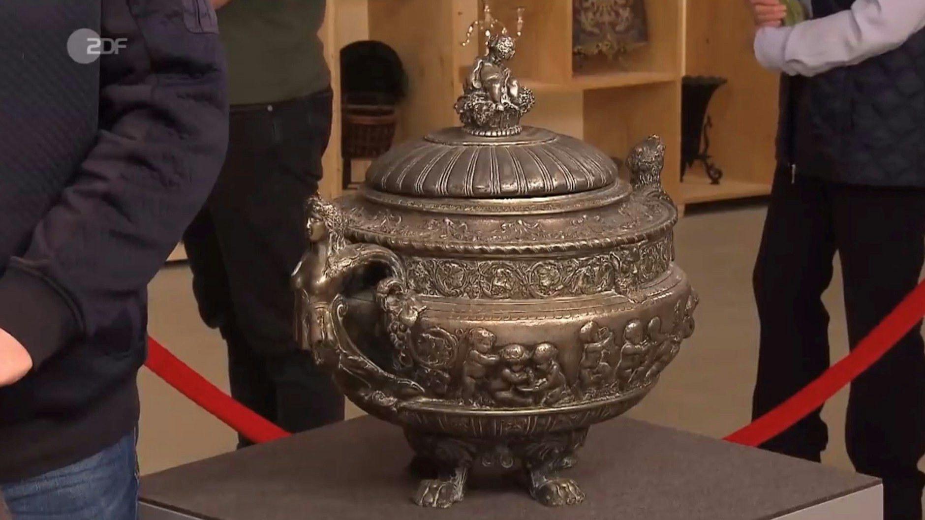 Zusammen mit dem Münzhumpen soll dieser Kühler bei „Bares für Rares“ verkauft werden.