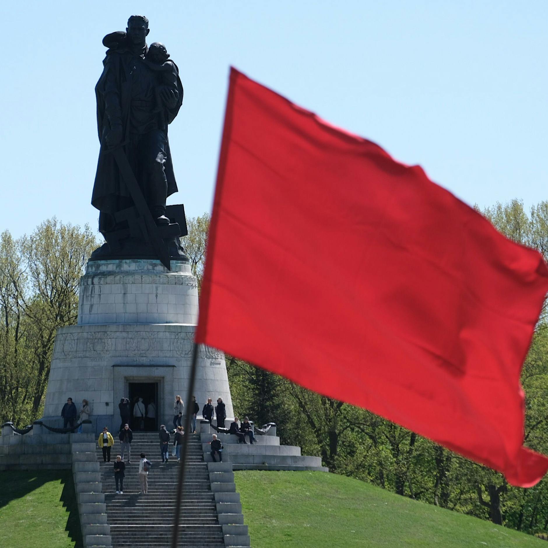 8. Mai in Berlin: Demo-Routen, Gedenken, Fahrradkorsos zum Kriegsende