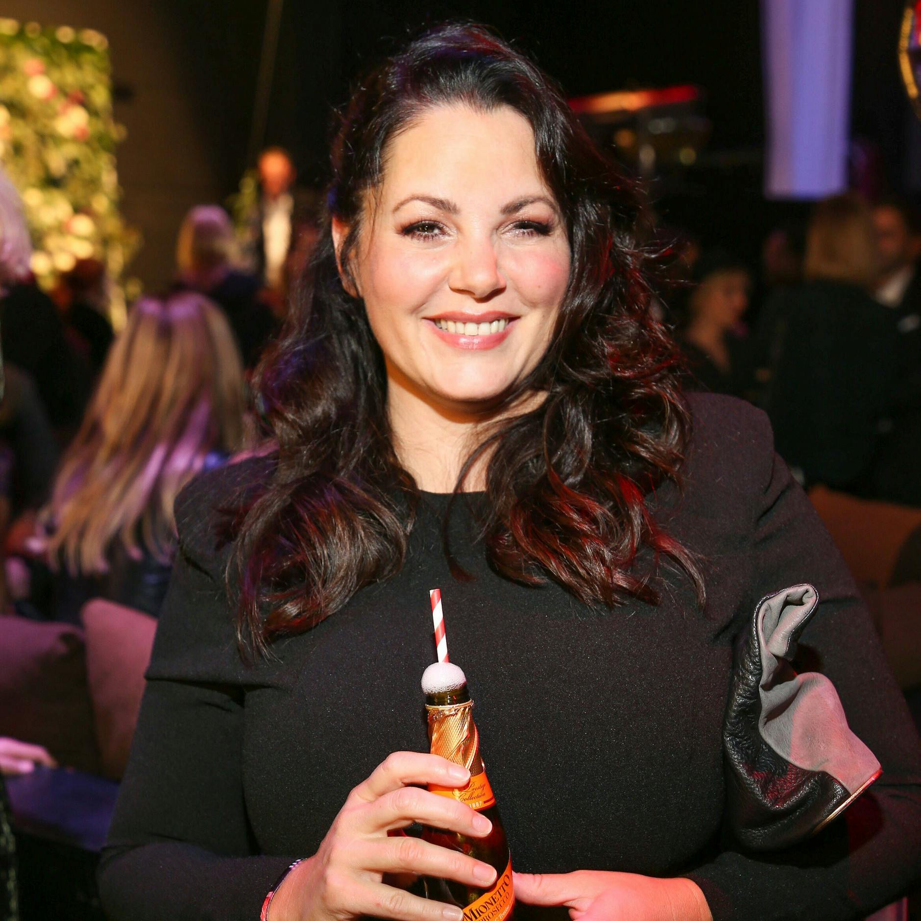 Paula spricht über die Themen, die alle interessieren.