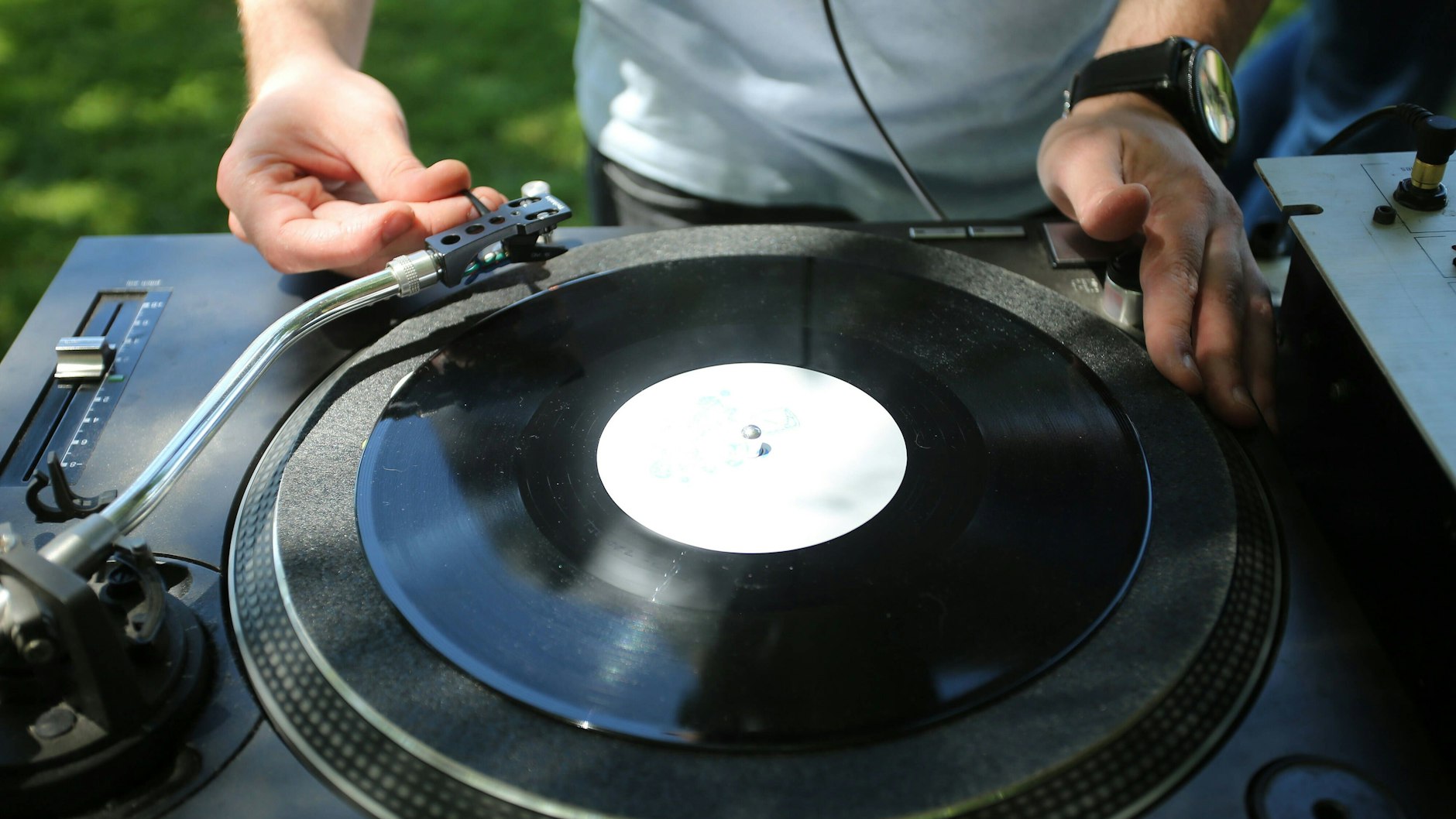 Besonders DJs stehen nach wie vor auf Schallplatten.