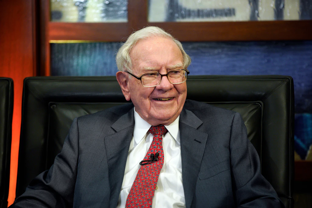 Star-Investor Warren Buffett vergleicht KI mit Atombombe