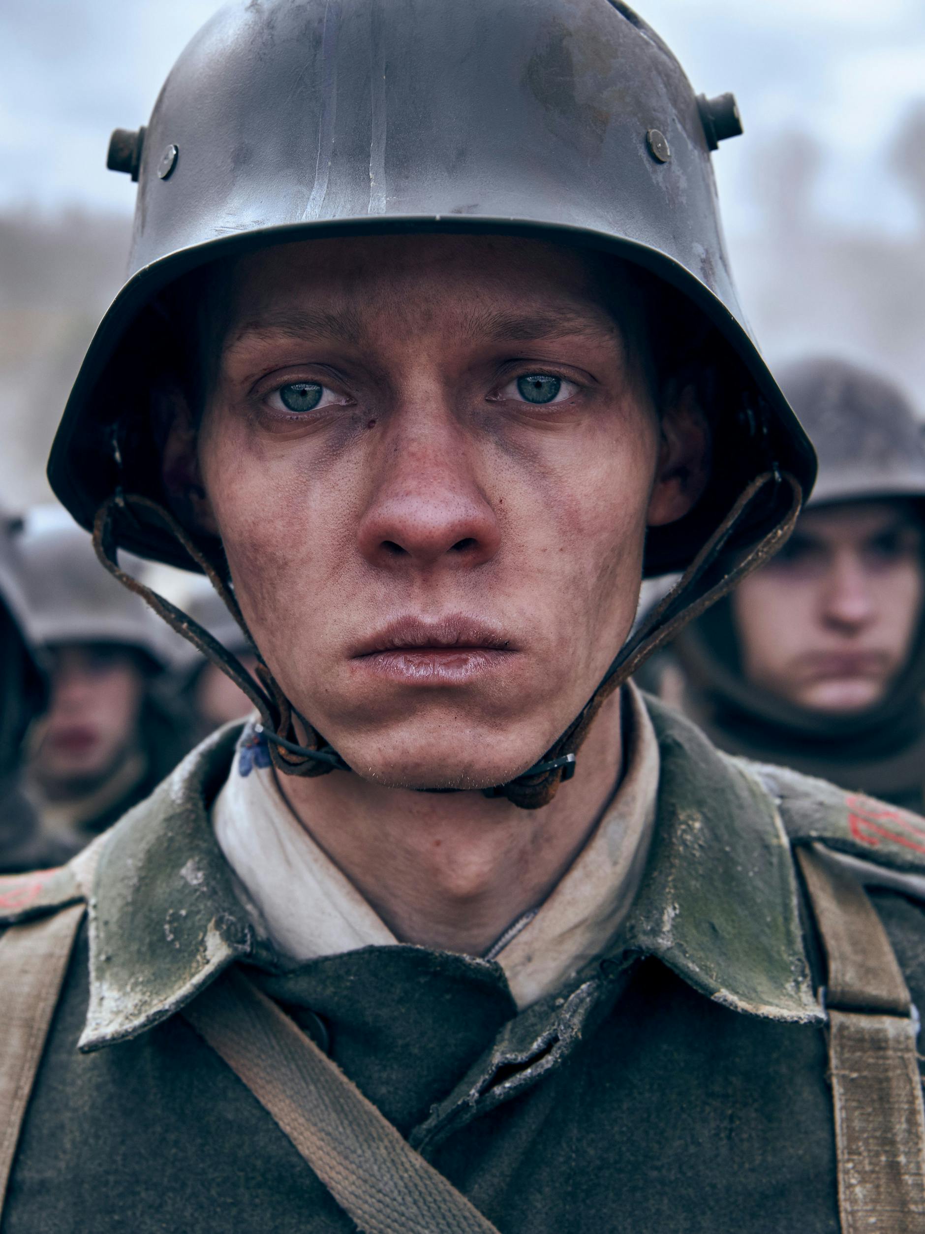 Im vierfach Oscar-prämierten Netflix-Film „Im Westen nichts Neues“ spielt Felix Kammerer den Ersten-Weltkriegs-Soldaten Paul Bäumer.