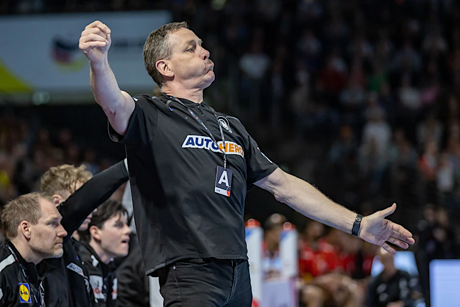 Bundestrainer Alfred Gislason freut sich trotz der Kritik an seiner Person auf die Handball-EM.
