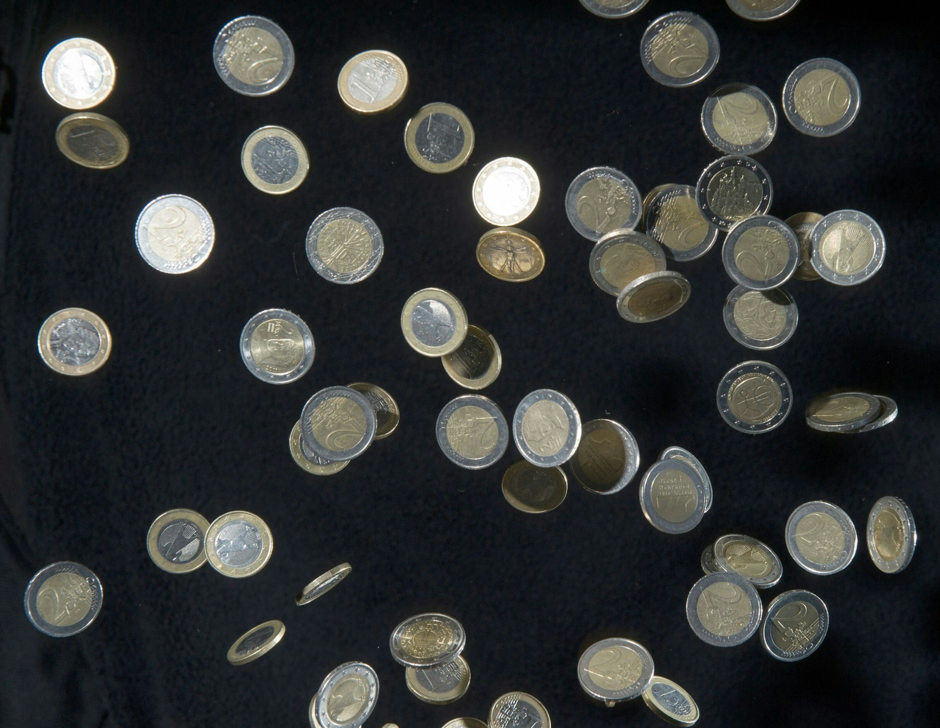 ARCHIV - Das Statistische Bundesamt hat Zahlen zur Entwicklung der Einkommensmillionärinnen und -millionäre in Deutschland aus dem Jahr 2019 vorgelegt.  pa