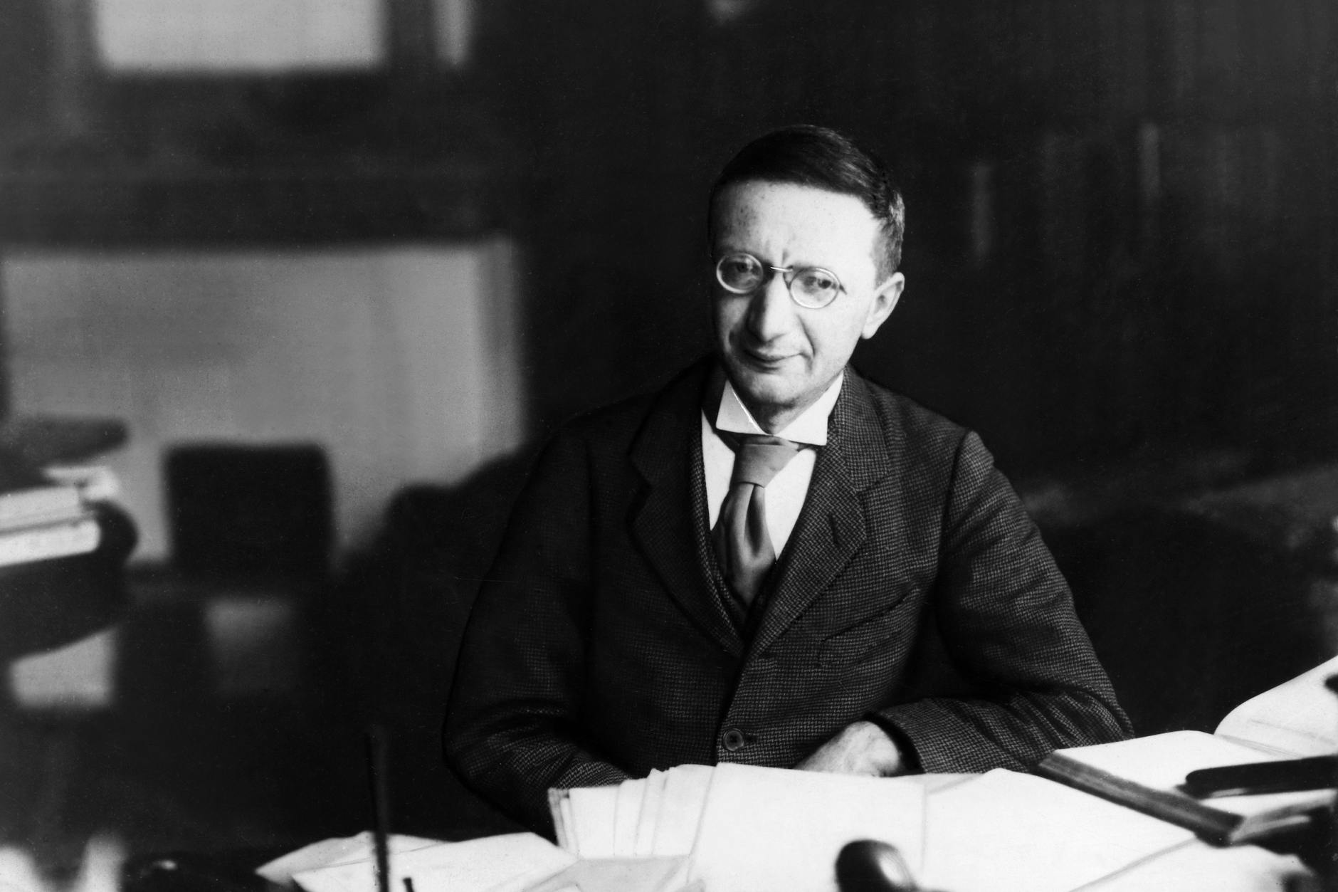 Für den Schriftsteller Alfred Döblin war Berlin die Stadt seines Lebens. Am 28. Februar 1933 verließ er abends seine Wohnung am Kaiserdamm und kehrte erst nach Kriegsende wieder zurück.