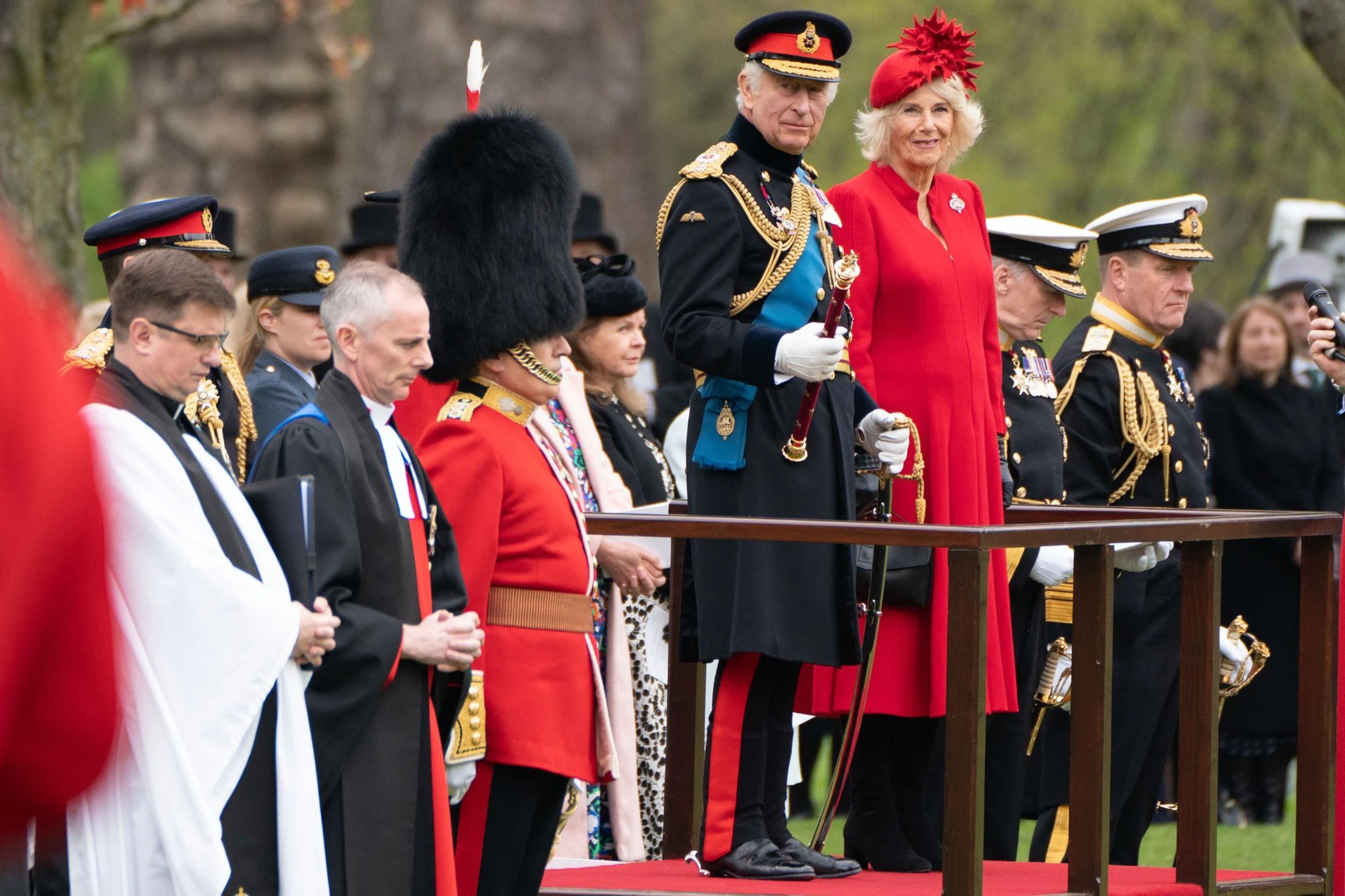 ARCHIV - Seit 2005 sind Charles und Camilla miteinander verheiratet.  