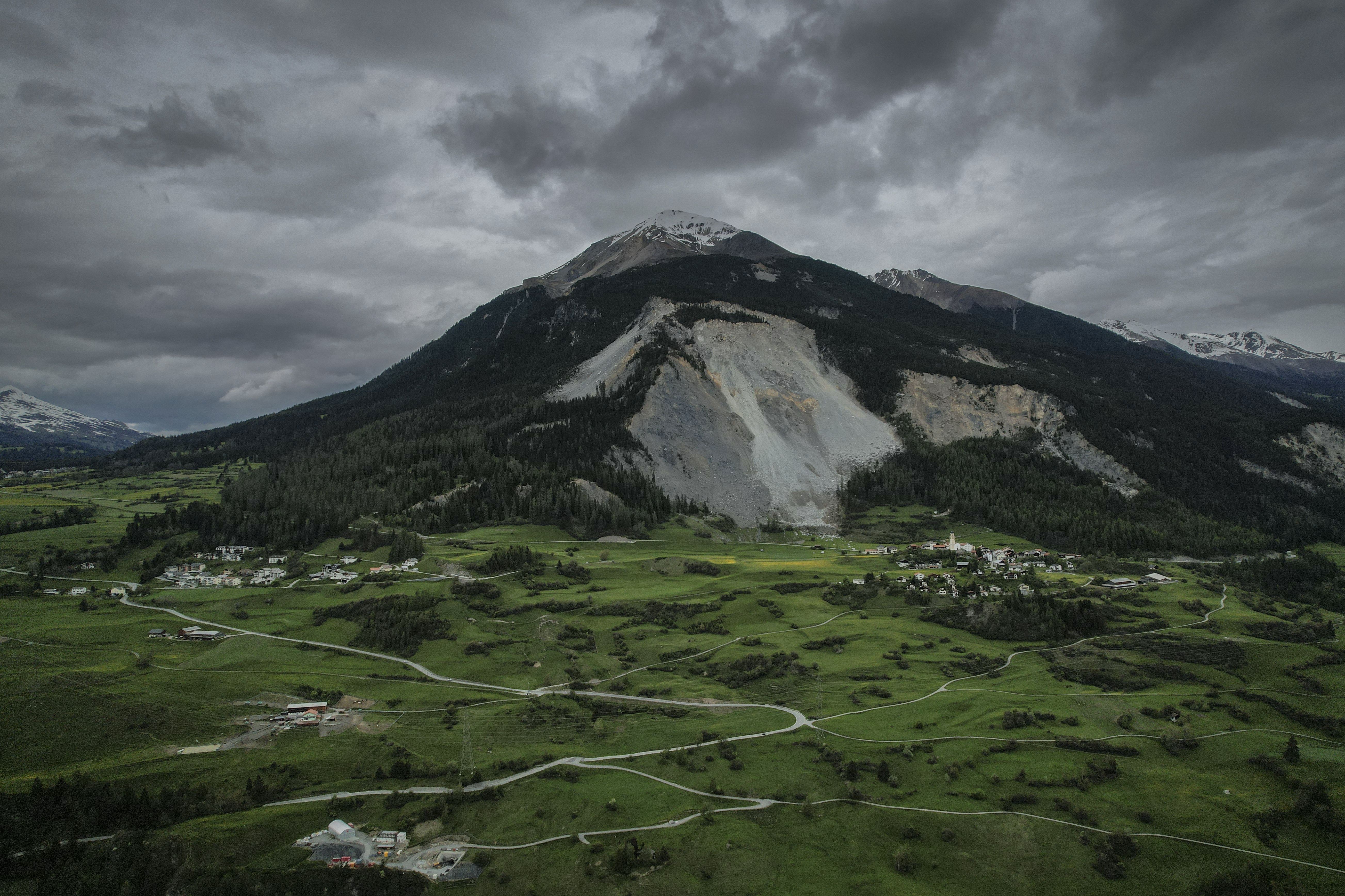 Image - Felsen rutscht talwärts – Schweizer Dorf muss umziehen