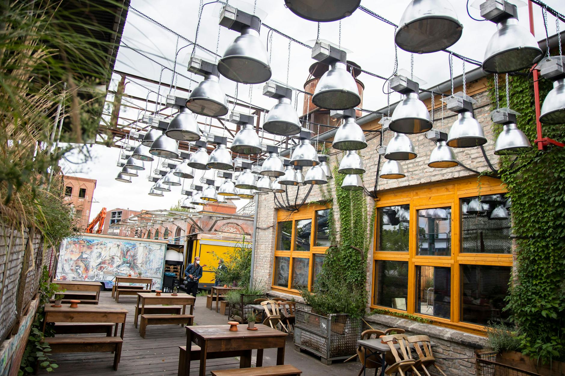 An der Spree gelegen, mit viel Platz zum Feiern: das Gelände des Revier Südost