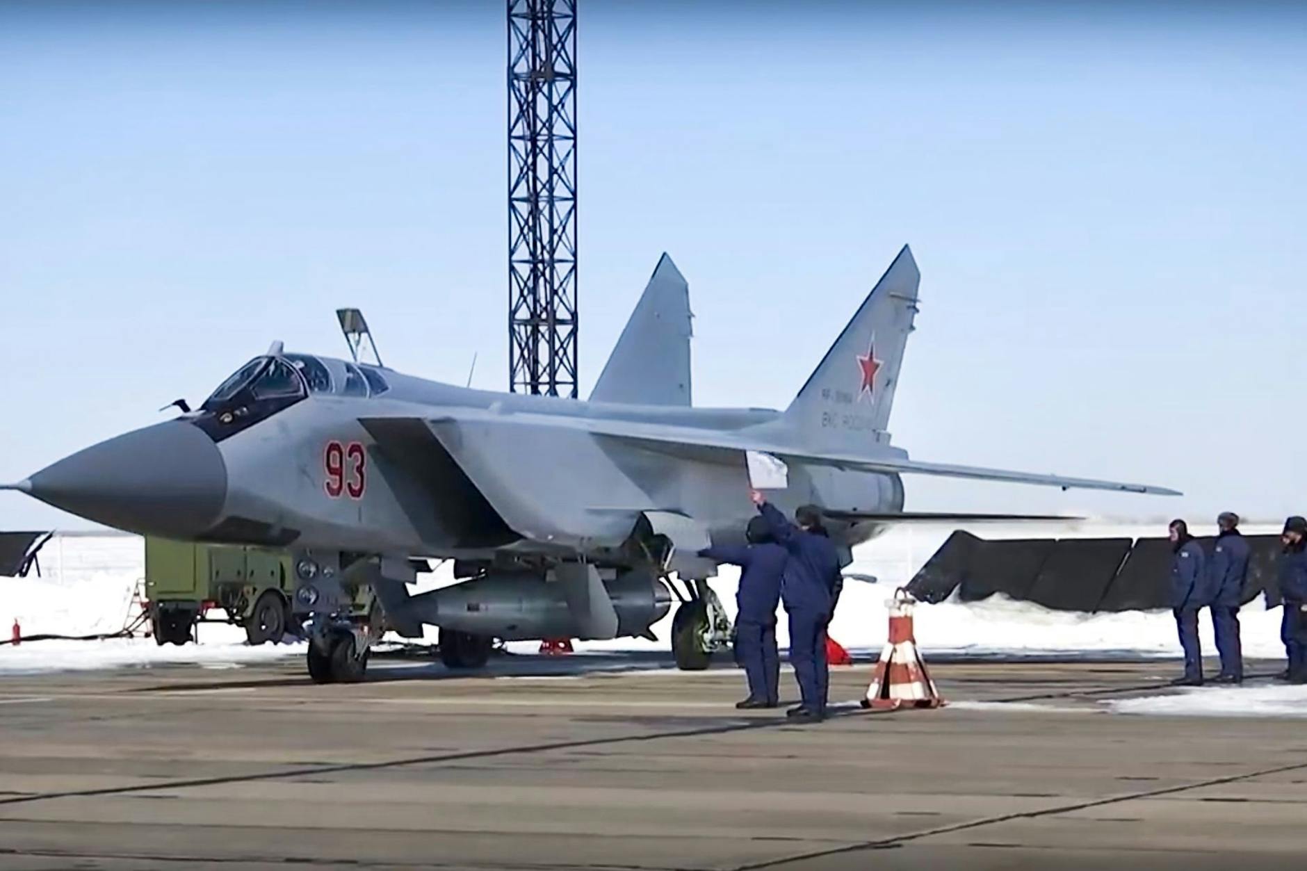 <strong></strong>Ein russischer Kampfjet vom Typ MiG-31 bestückt mit der „Kinschal“.