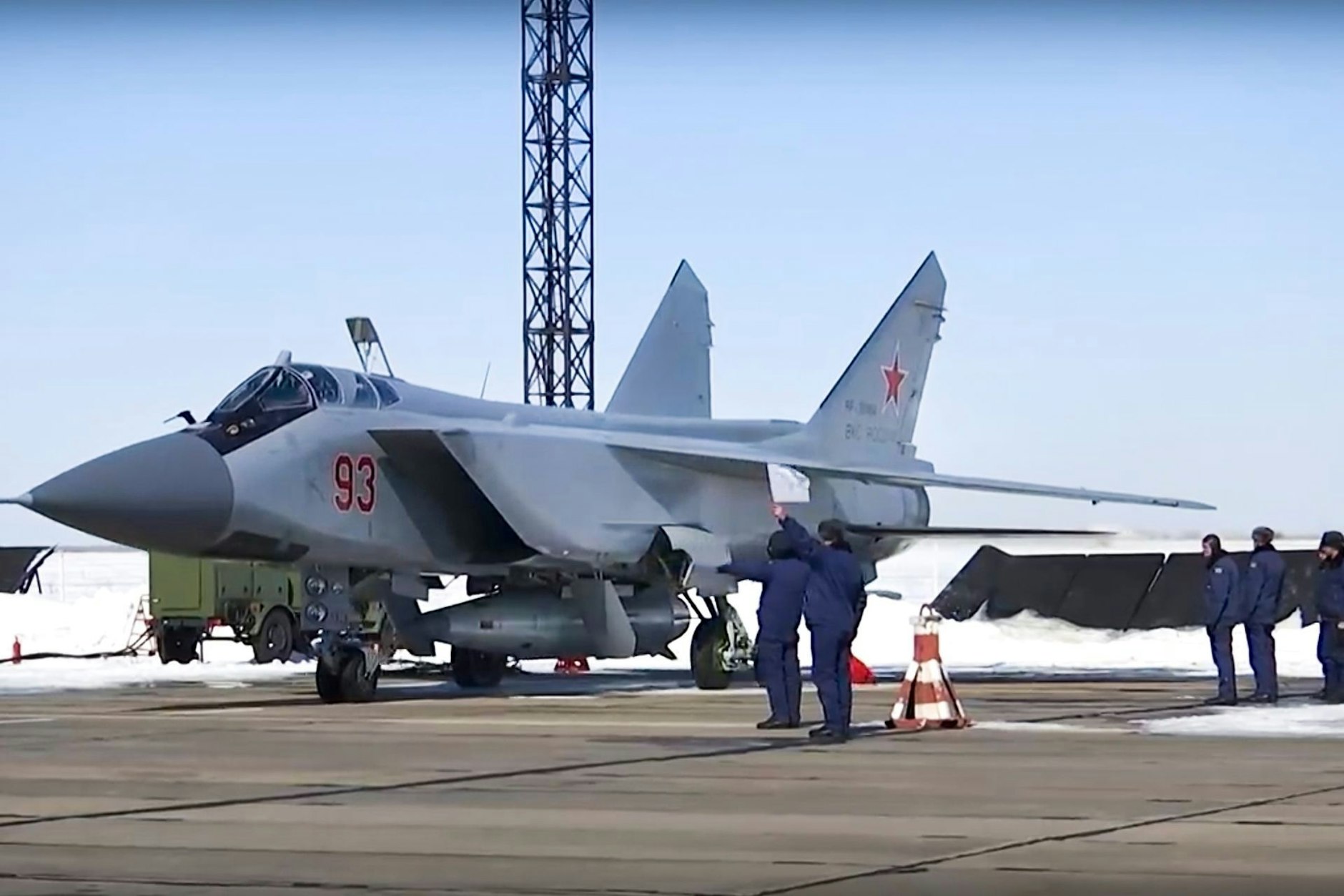 <strong></strong>Ein russischer Kampfjet vom Typ MiG-31 bestückt mit der „Kinschal“.