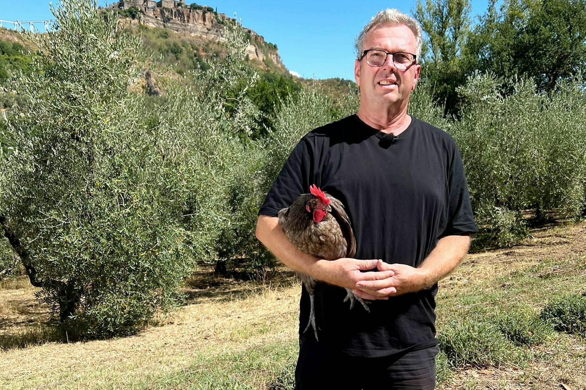 Karl-Heinz von „Bauer sucht Frau International“ ist zwar Landwirt, will aber keinen Hund im Haus haben.