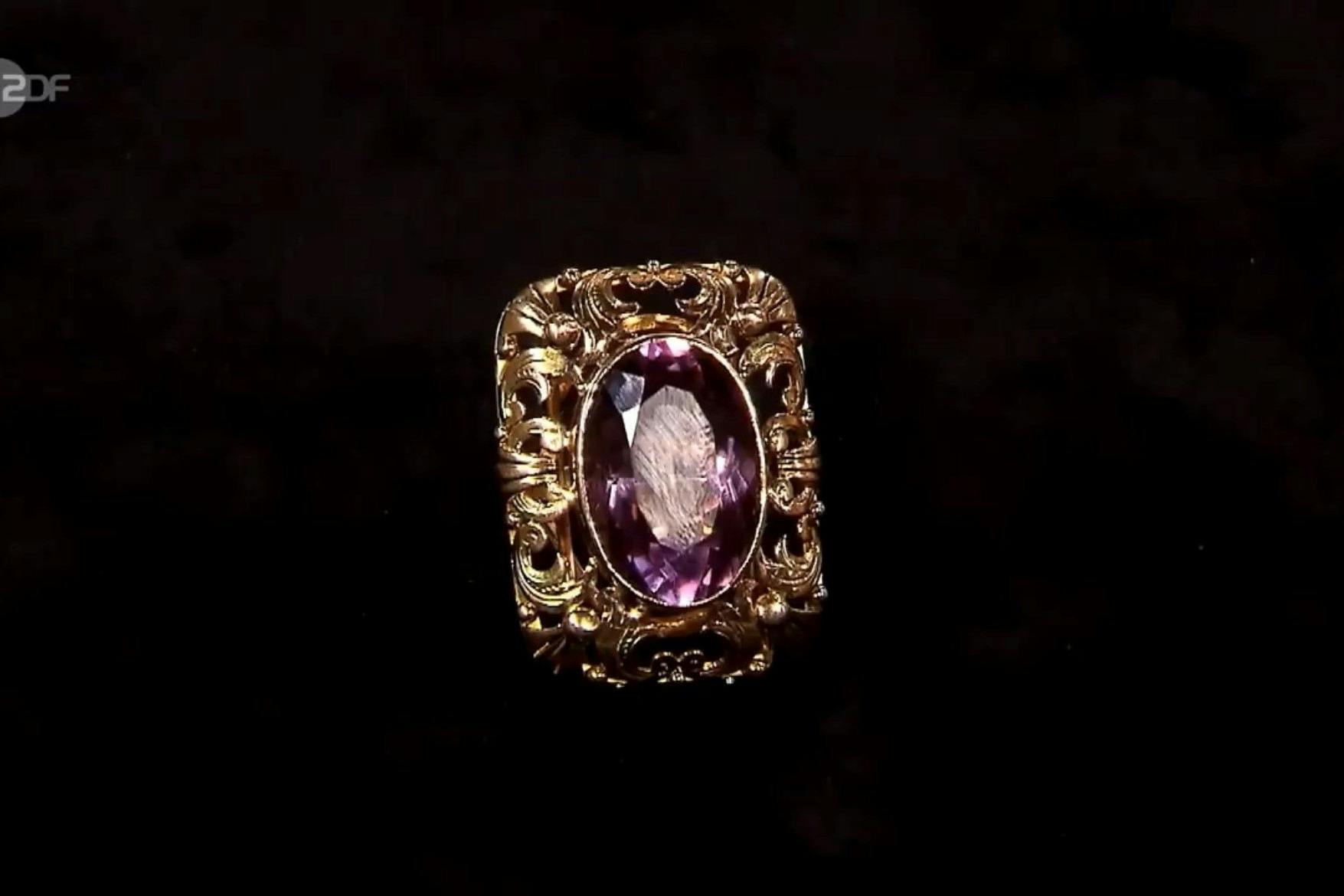 Dieser Amethyst-Ring soll bei „Bares für Rares“ verkauft werden.