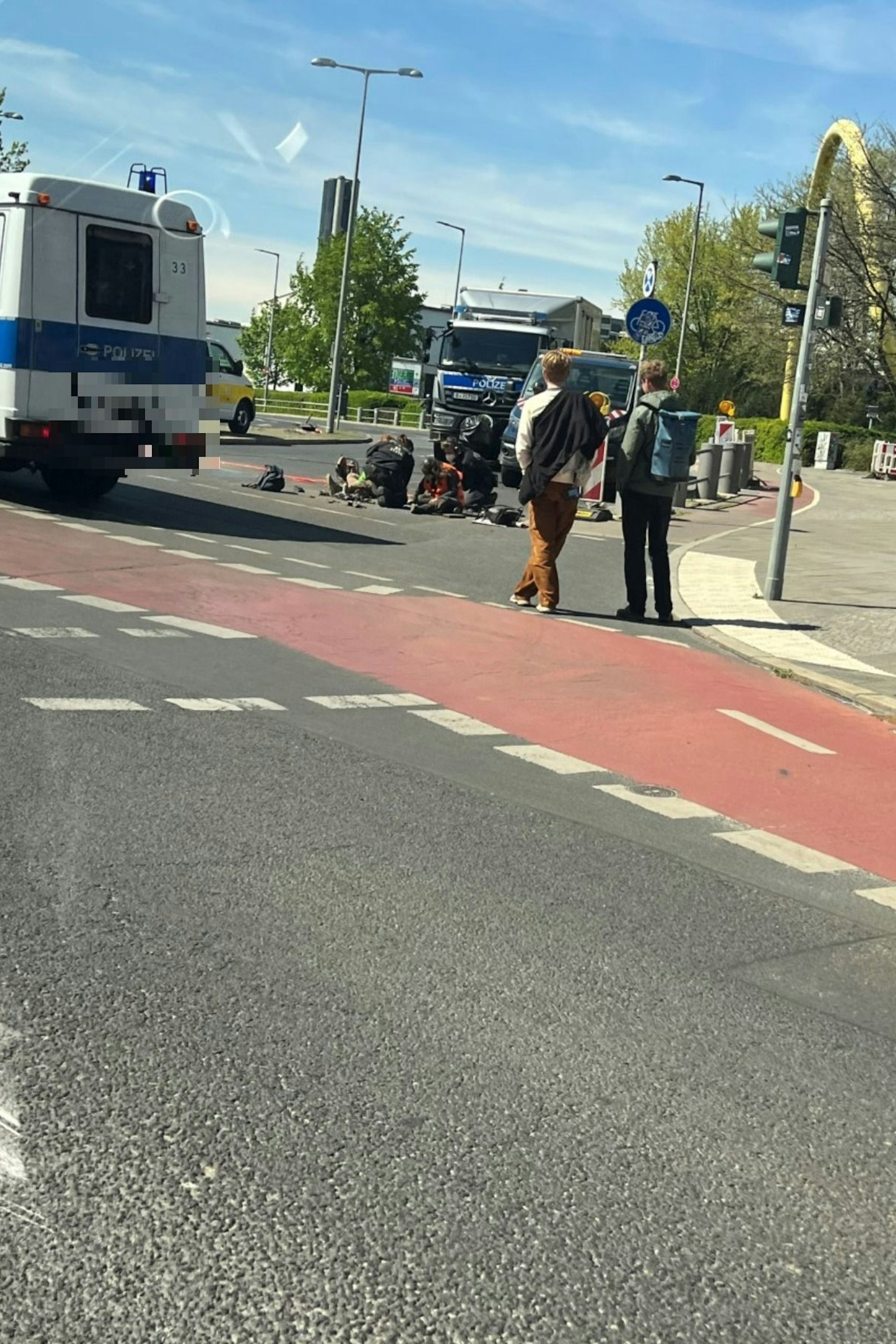 Aktivisten der Letzten Generation auf dem Messedamm.