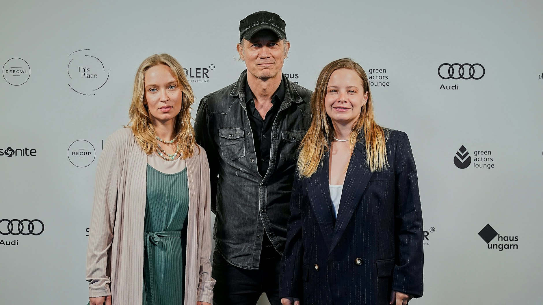 Die Schauspieler Caro Cult, Ralf Bauer und Jasna Fritzi Bauer bei der diesjährigen „Green Actors Lounge“.