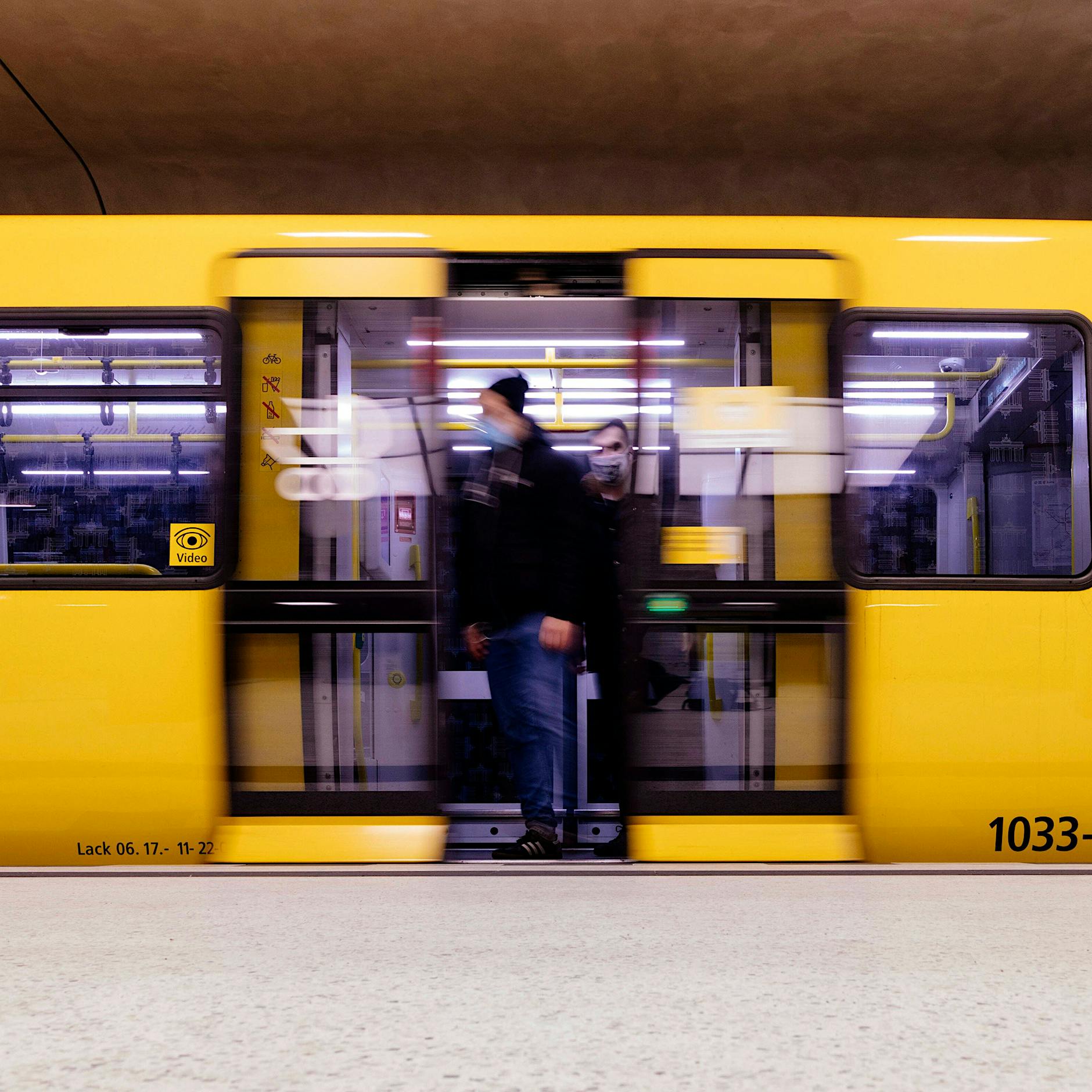 Berliner U-Bahn oft gestört: Nicht selten sind die BVG-Fahrgäste schuld
