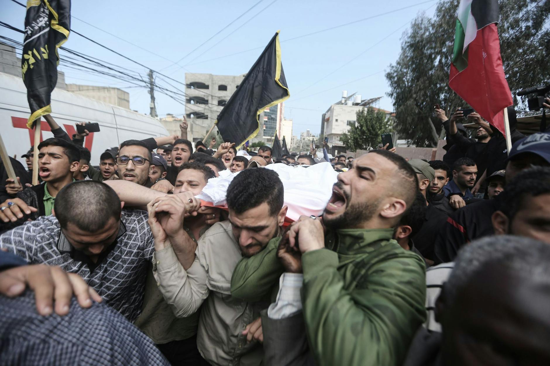 Israel hat drei ranghohe Mitglieder der militanten Palästinenserorganisation Islamischer Dschihad im Gazastreifen gezielt getötet.