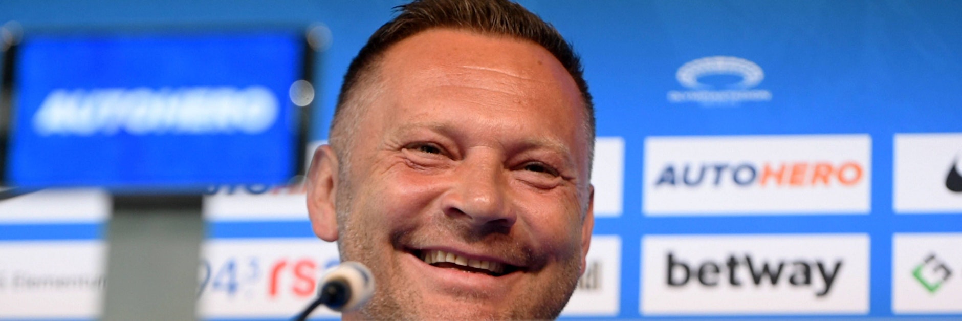 Das Lachen ist zurück: Pal Dardai, Trainer von Hertha BSC, strahlt Optimismus aus.