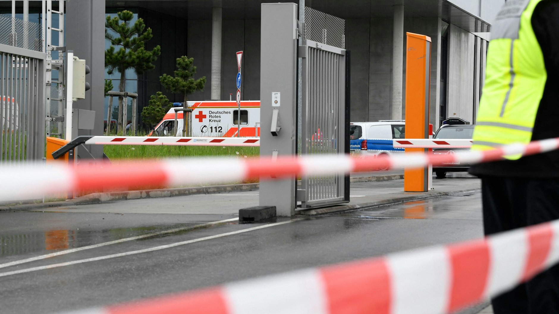  Nach den Schüssen auf einem Werksgelände von Mercedes-Benz in Sindelfingen ist ein zweiter Mann im Krankenhaus gestorben.