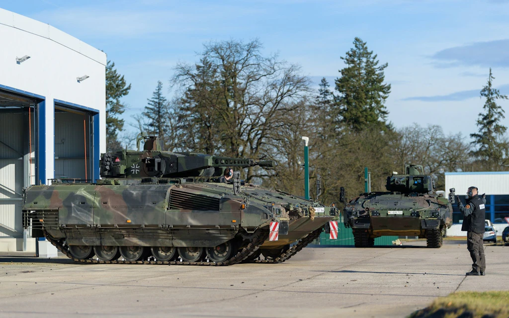 Was Kostet Ein Puma Panzer Kauf mit Risiken: Bundeswehr bekommt 50 weitere Puma-Panzer