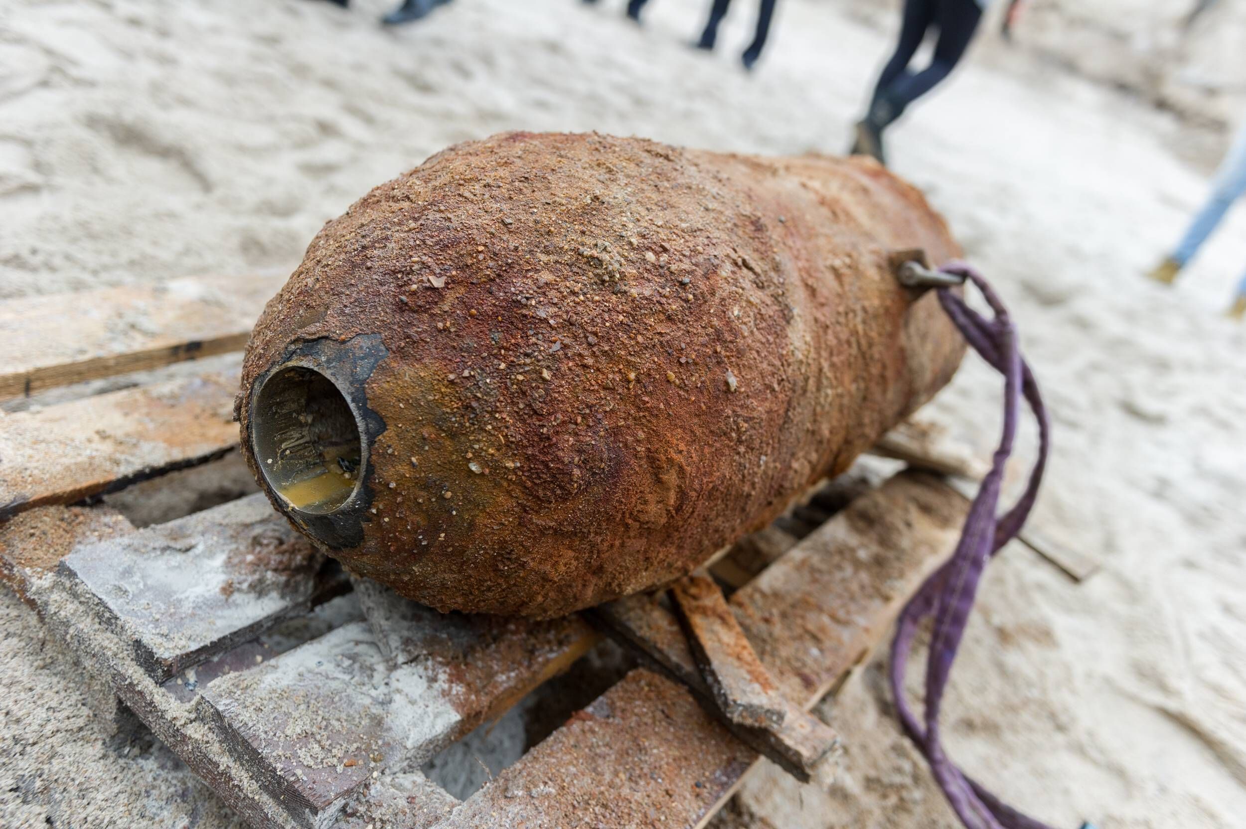 Bombe In Marienfelde Gesprengt ++ Sperrkreis Aufgehoben