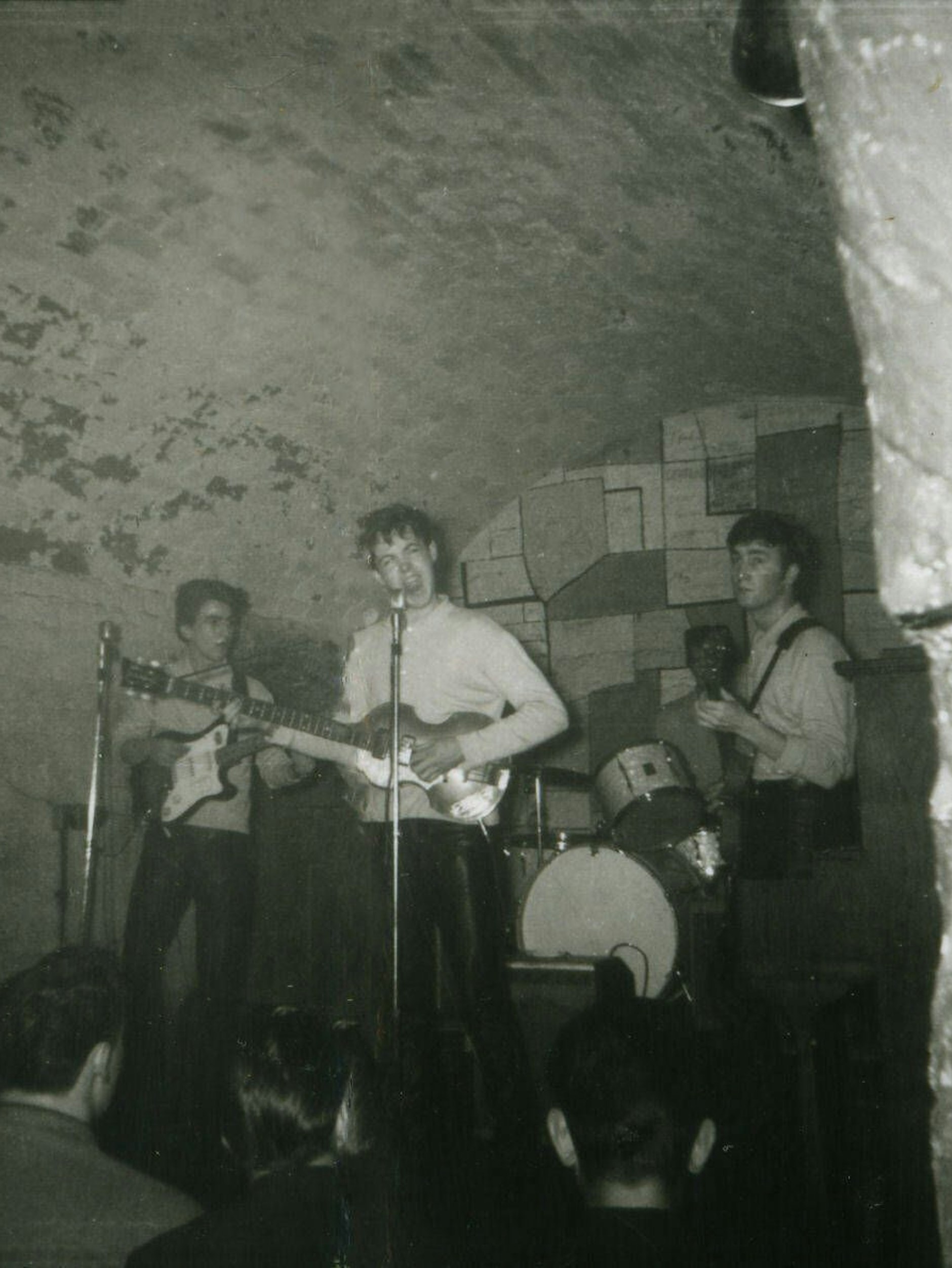 Die Beatles traten in ihren frühen Tagen im Cavern Club in Liverpool auf.