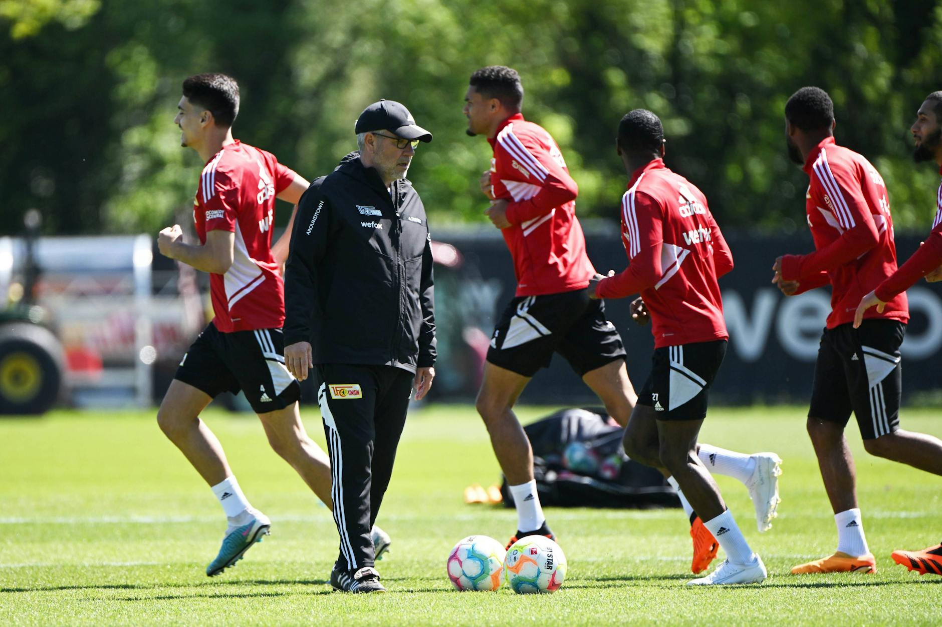 Unions Cheftrainer Urs Fischer kann gegen den SC Freiburg personell aus dem Vollen Schöpfen, hat alle Mann an Bord. 