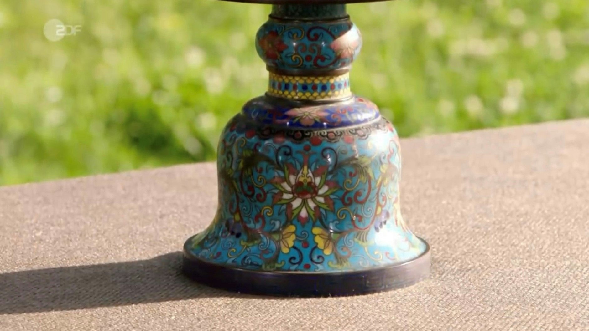 Die Verzierungen der Tempelgarnitur bei „Bares für Rares“ sind unfassbar aufwendig gearbeitet.