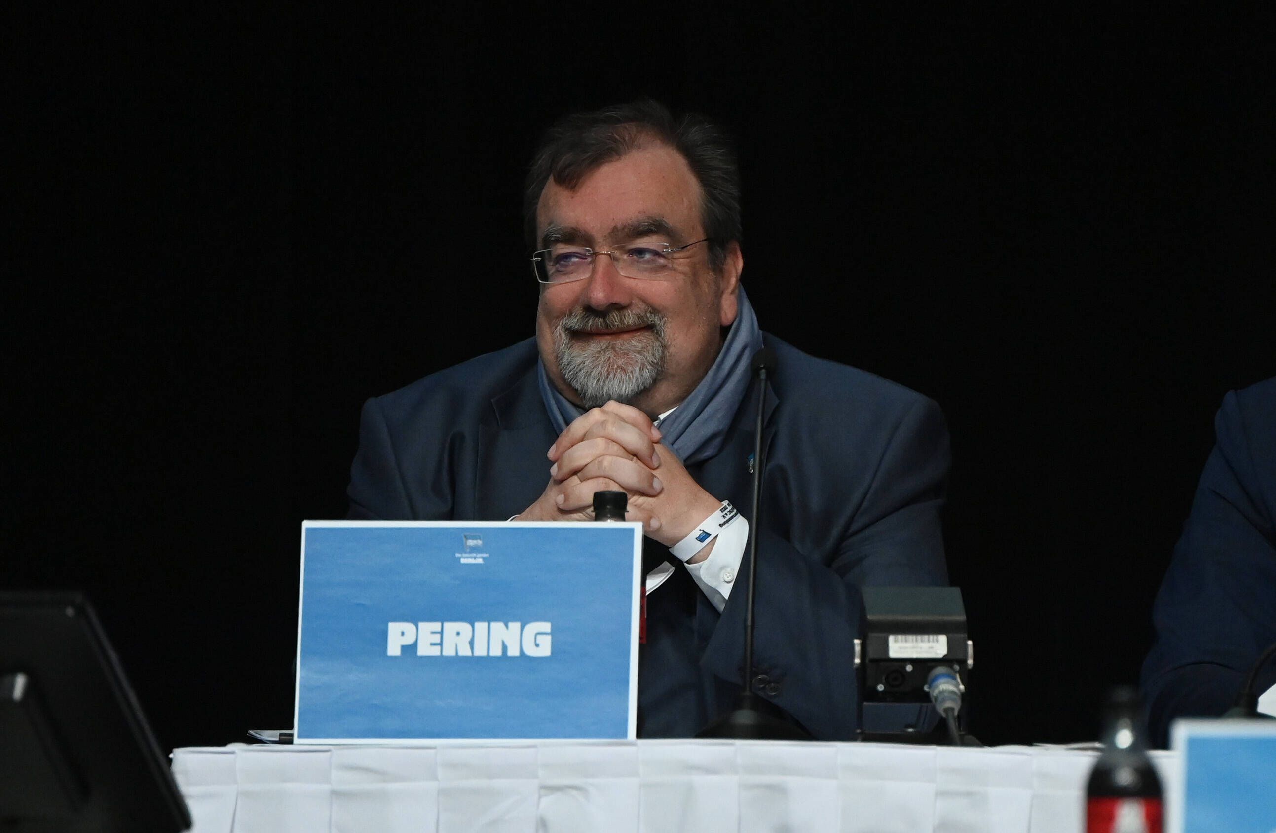 „Inkompetent“: Pering rechnet brutal mit Hertha-Präsident Bernstein ab