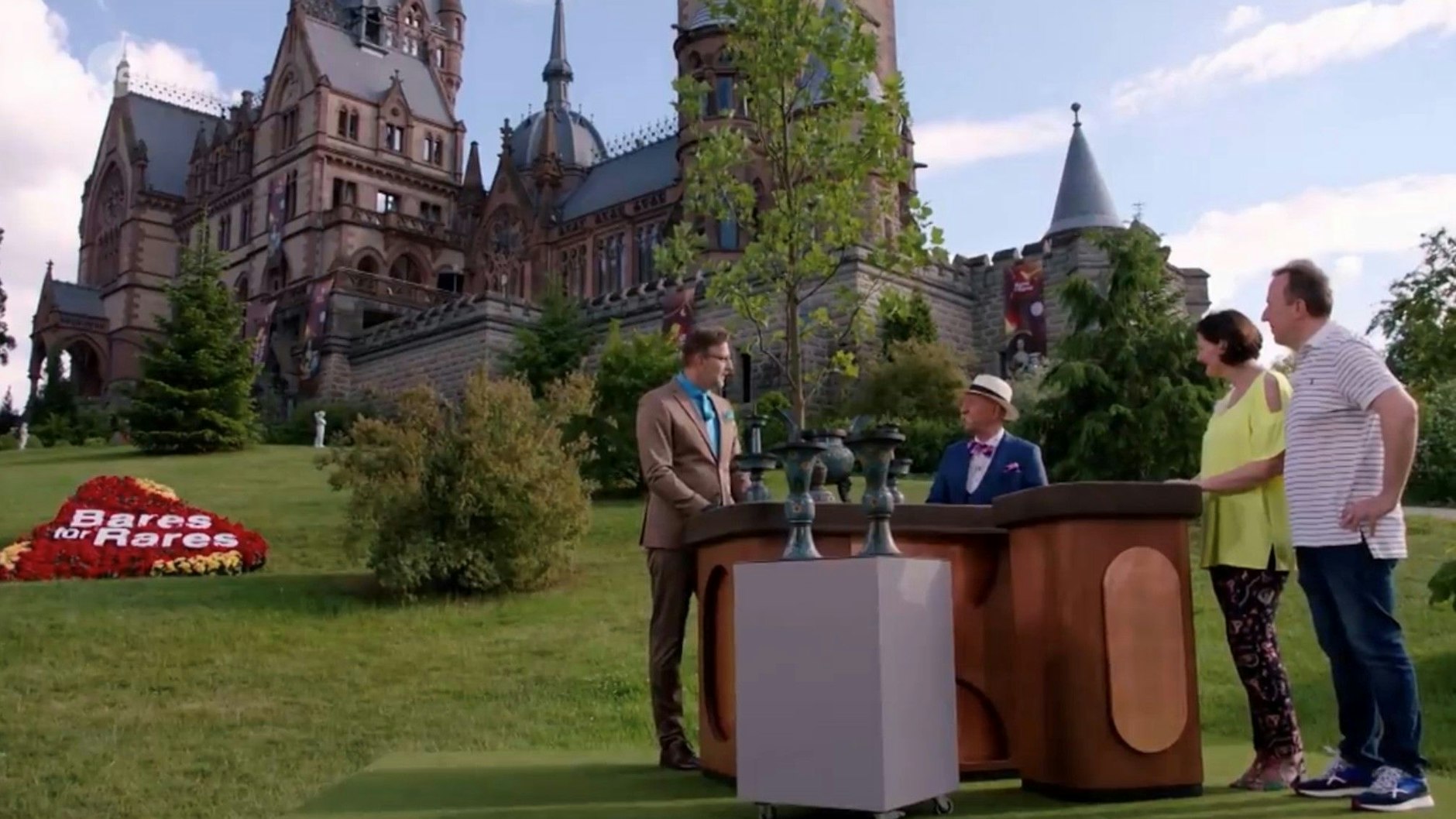 „Bares für Rares“-Experte Detlev Kümmel liefert alle wichtigen Details zur chinesischen Tempelgarnitur.