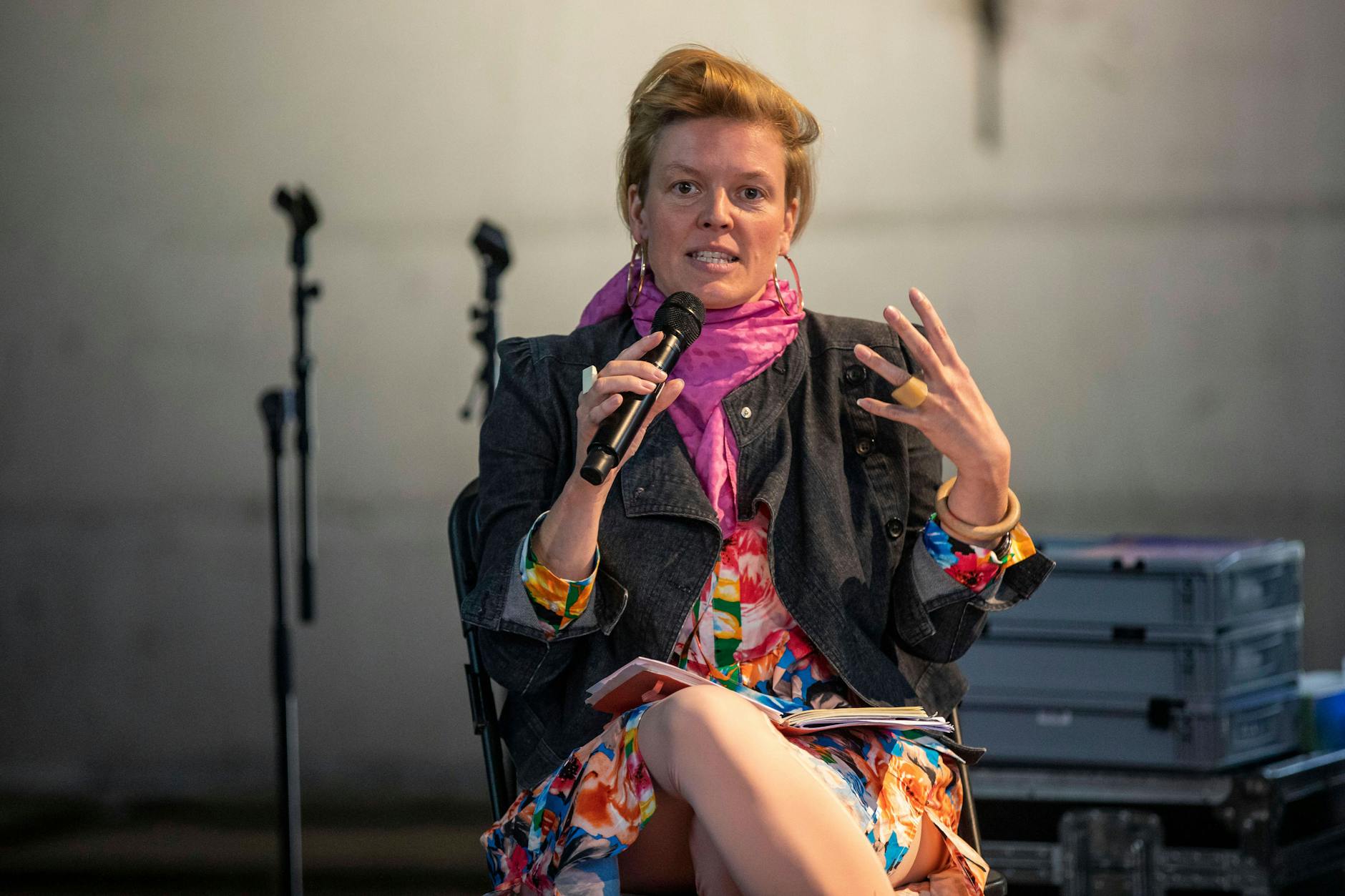 Linke-Politikerin Katalin Gennburg, hier 2020 bei einer Veranstaltung im Spreepark