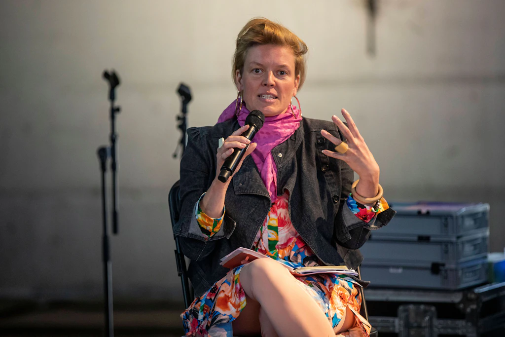 Berliner Linke-Politikerin: „Der Kitt von SPD & CDU ist der Berliner Baufilz“