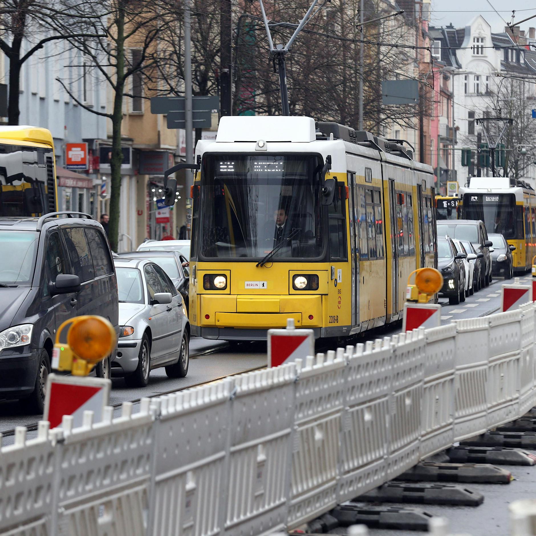 Eskalation beim Verkehrs-Chaos in Köpenick: BVG ruft Fahrgäste zum Laufen auf