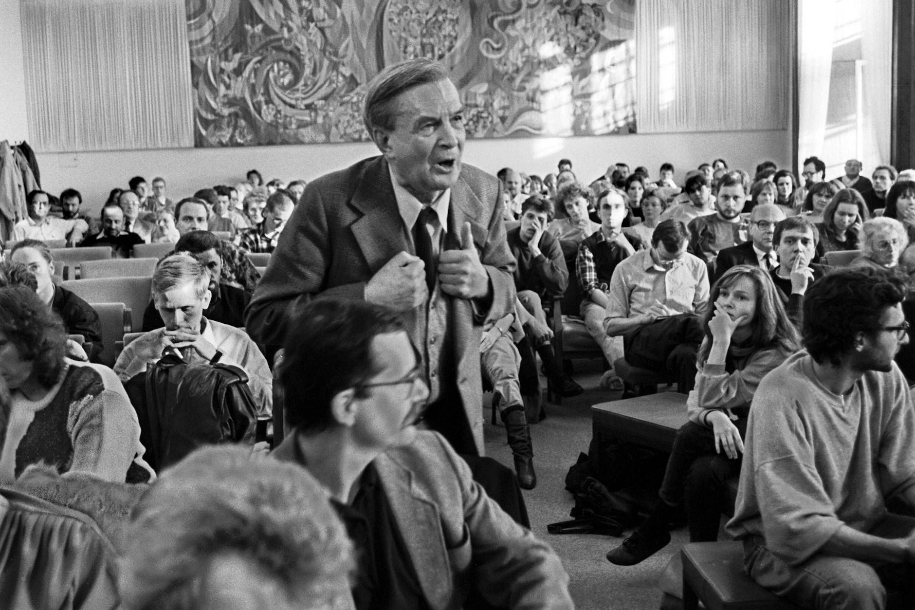 Diskussionsveranstaltung der Historiker der Humboldt-Universität zu Fragen der SED-Vergangenheit, 1990