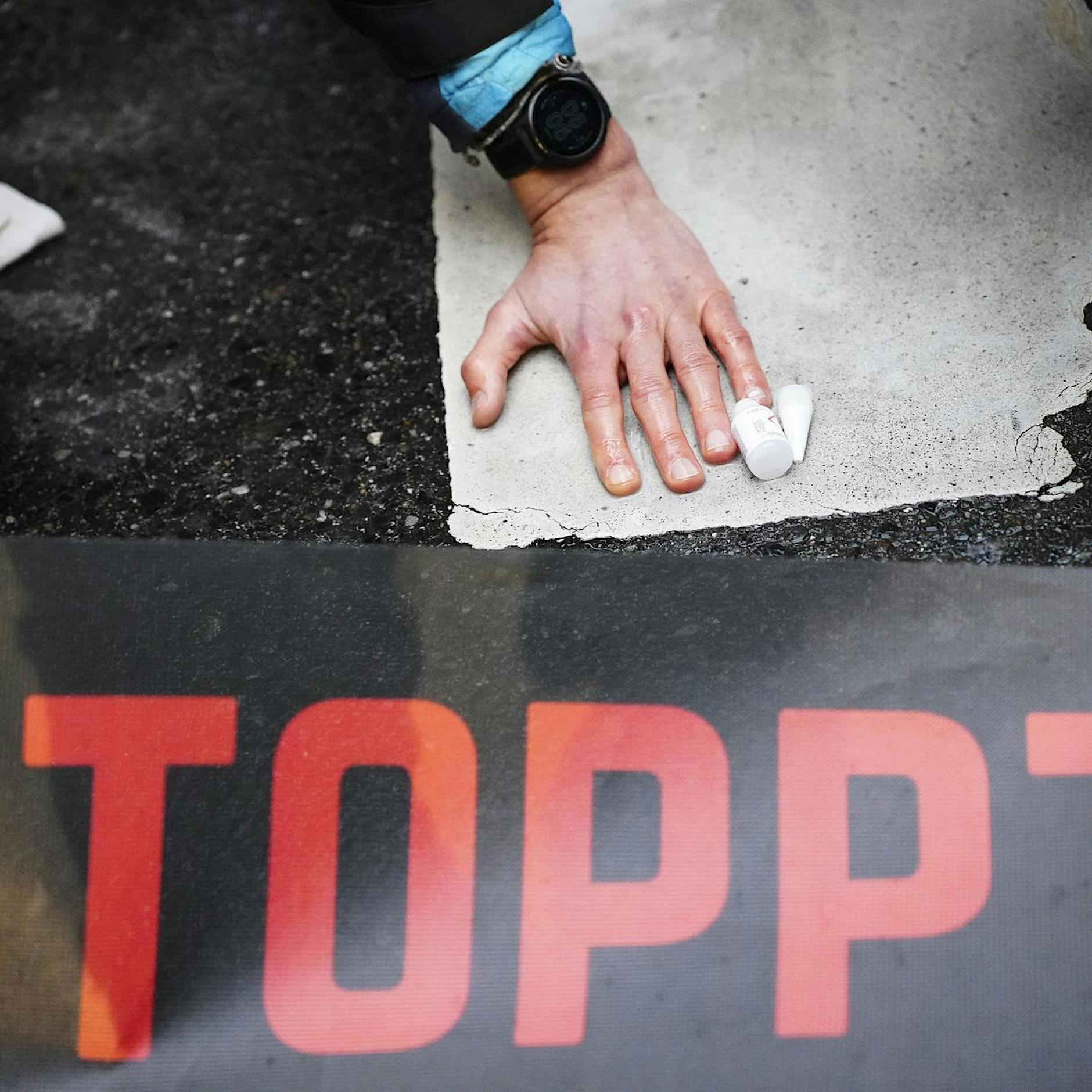 Rettungswagen in Wien blockiert: Mann stirbt – Letzte Generation räumt Fehler ein