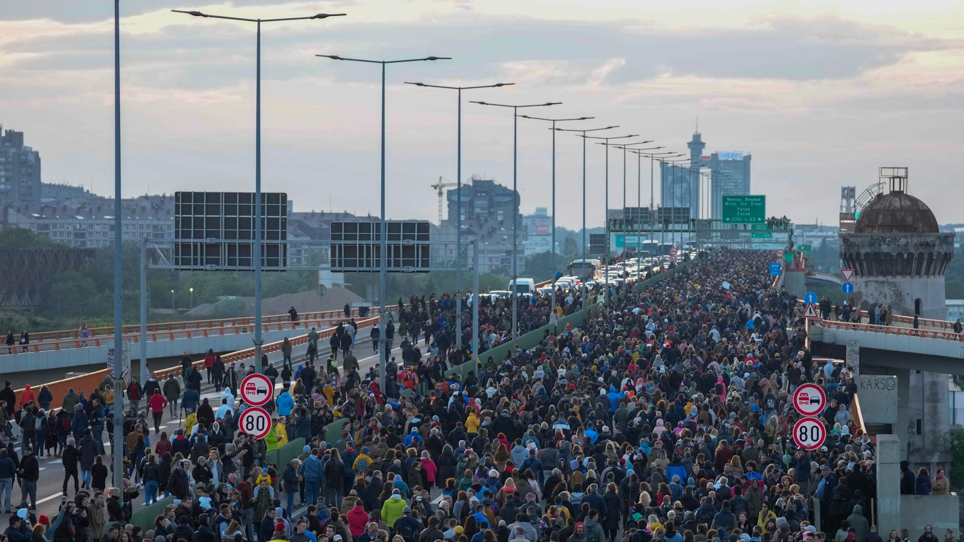 Die Straßen der Hauptstadt waren voll mit Protestierenden.