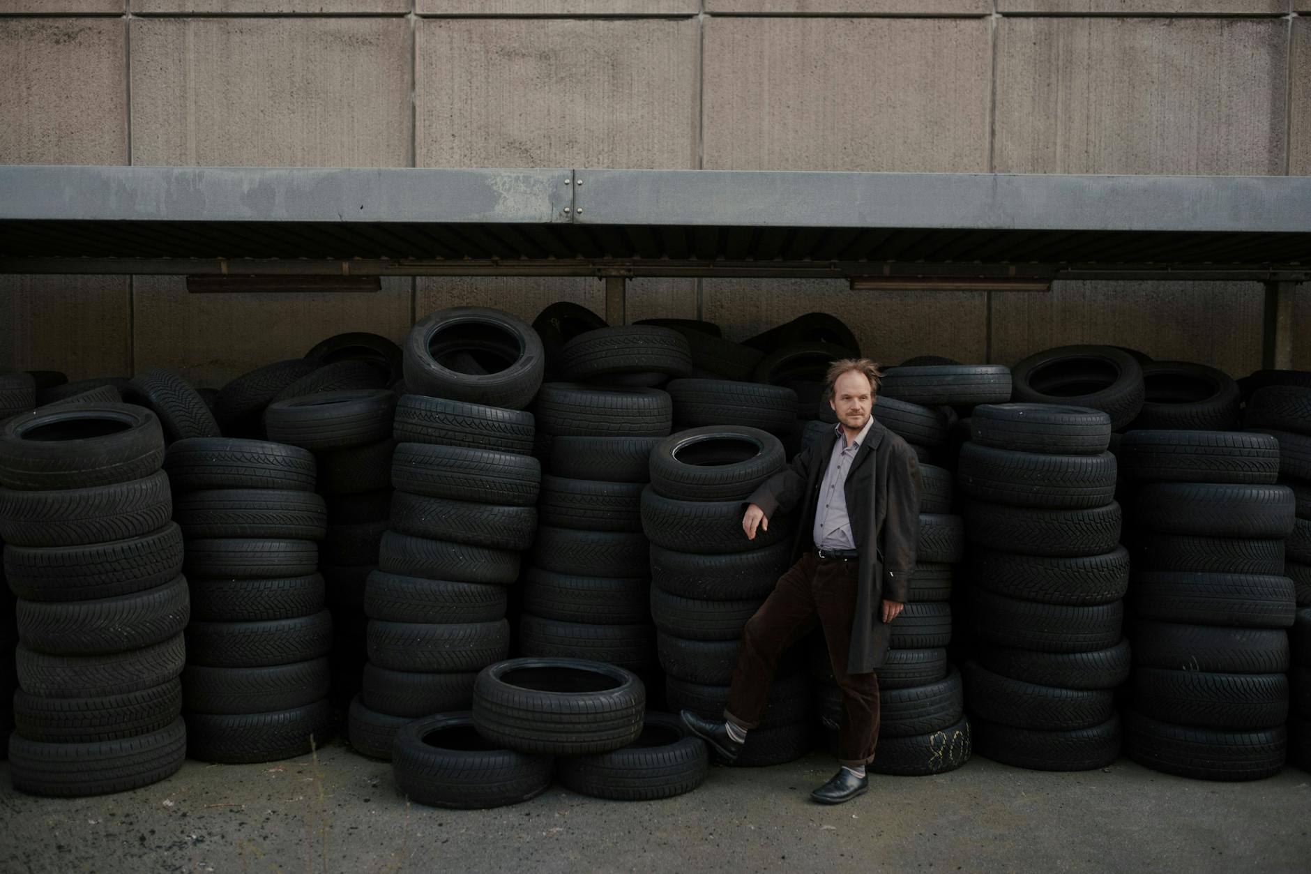 Conrad Kunze geht in seinem Buch „Deutschland als Autobahn“ der Frage nach, warum der Deutsche nicht von seiner Autobahn lassen will.