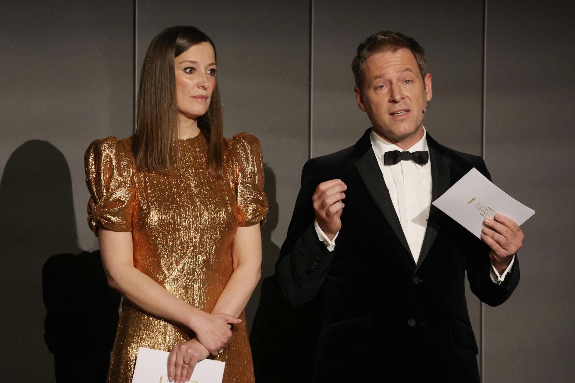 Alexandra Maria Lara und Florian Gallenberger sprechen beim Deutschen Filmpreis auch über ernste Themen.