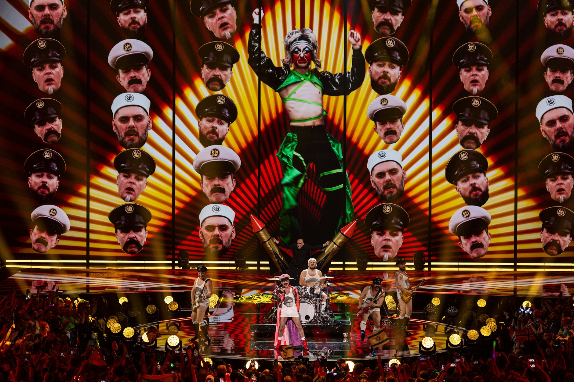 Ein Antikriegslied in irrem Gewand: Kroatien schickt die Gruppe Let 3 zum ESC nach Liverpool.