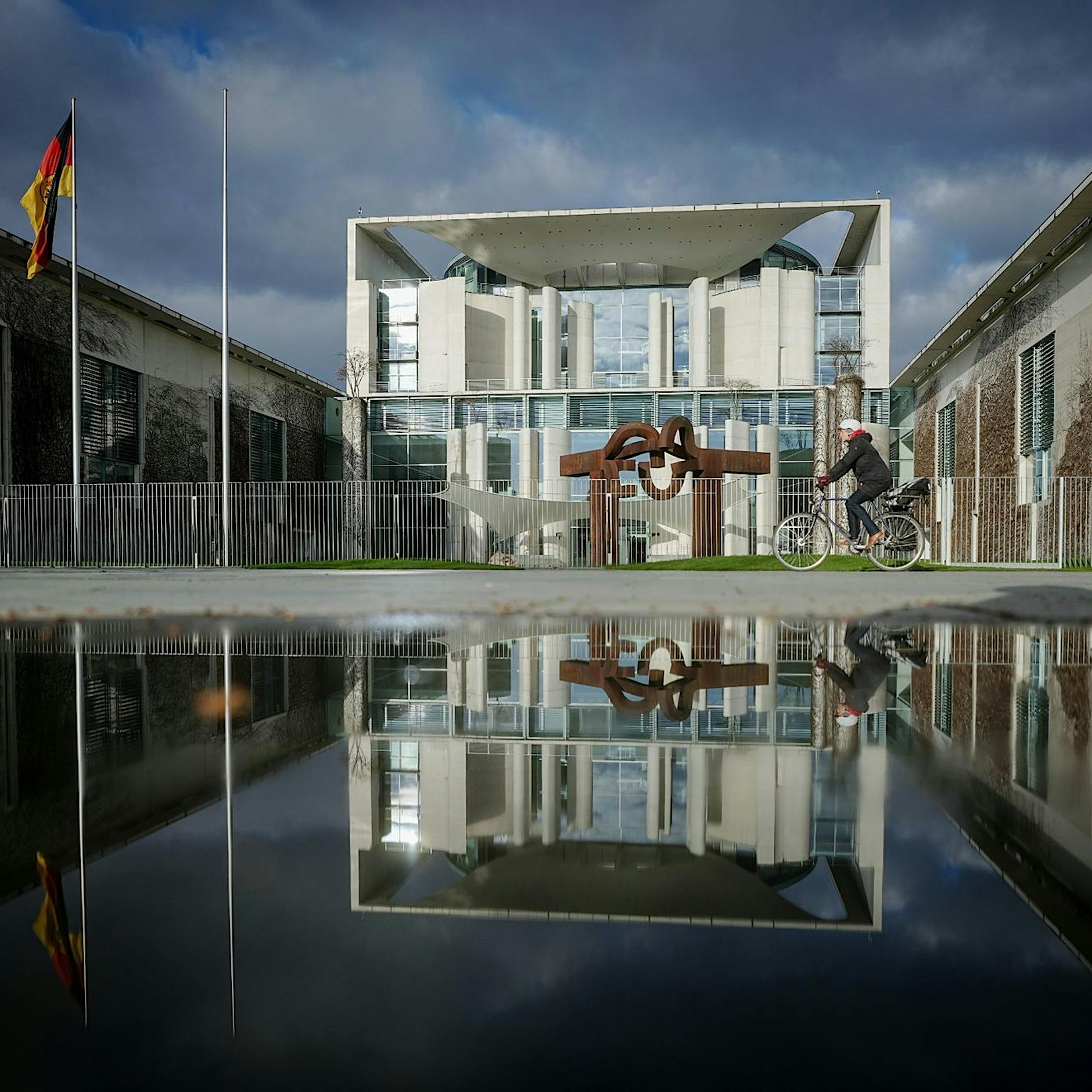 Selenskyj-Besuch in Berlin: Große Sperrungen um Kanzleramt und Bellevue