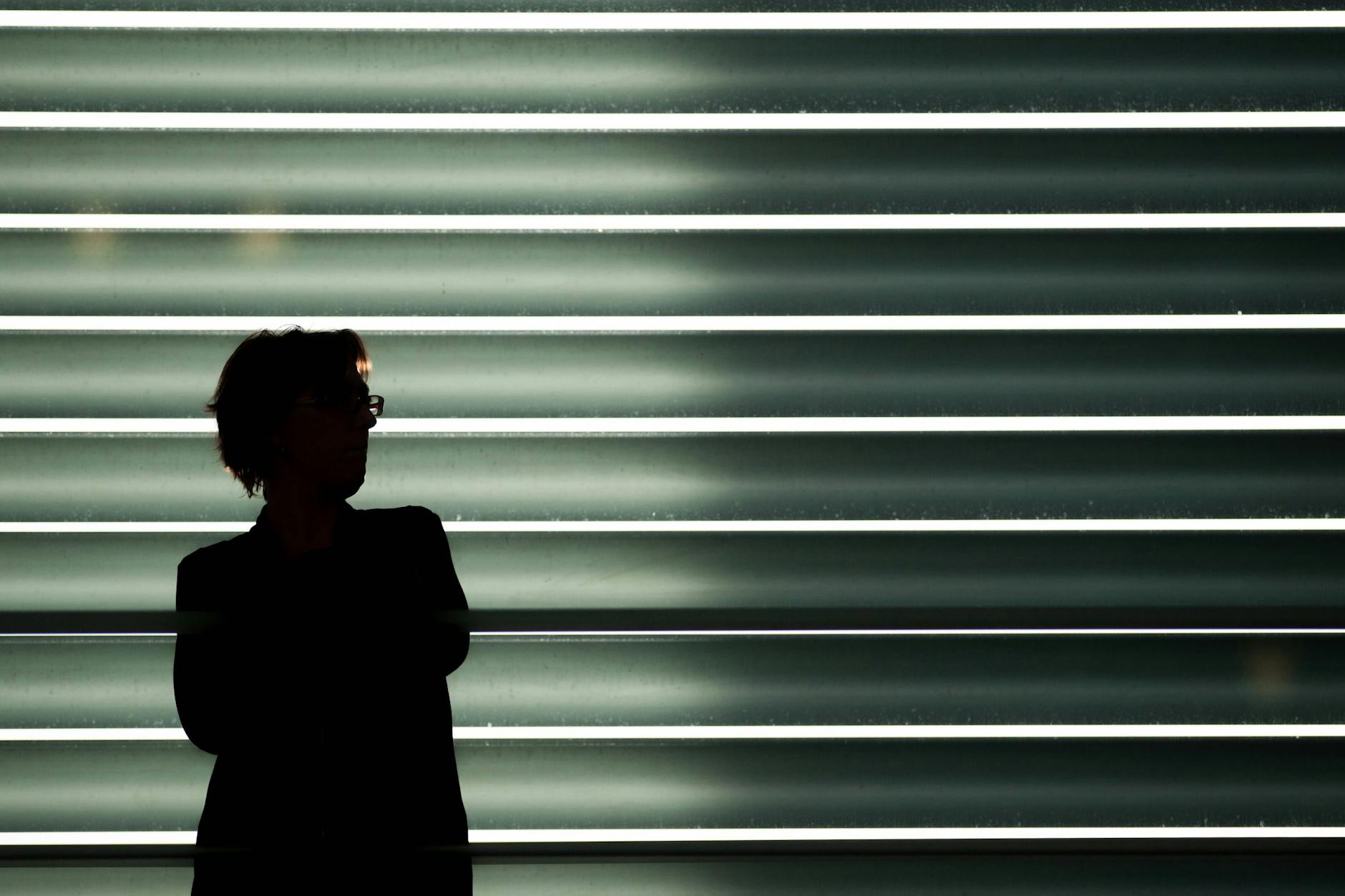 Wenn der Alltag Schatten wirft, kann man sich manchmal sehr allein fühlen.