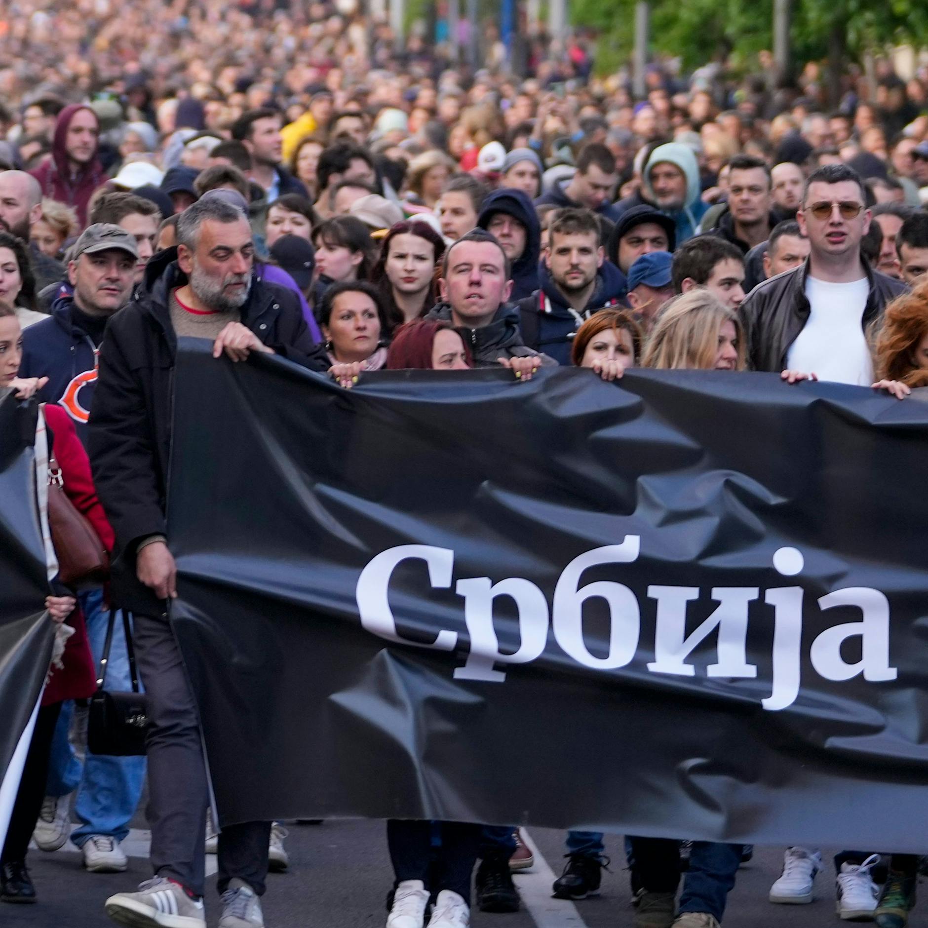 Massive Demos in Belgrad: Serbien wütet gegen Putin-Kumpel Vučić