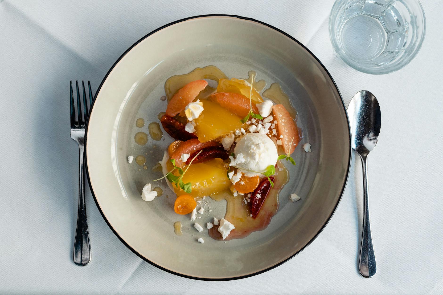 So darf jedes Mahl beendet werden: Götterspeise mit Zitrusfrüchten und Vanilleeis