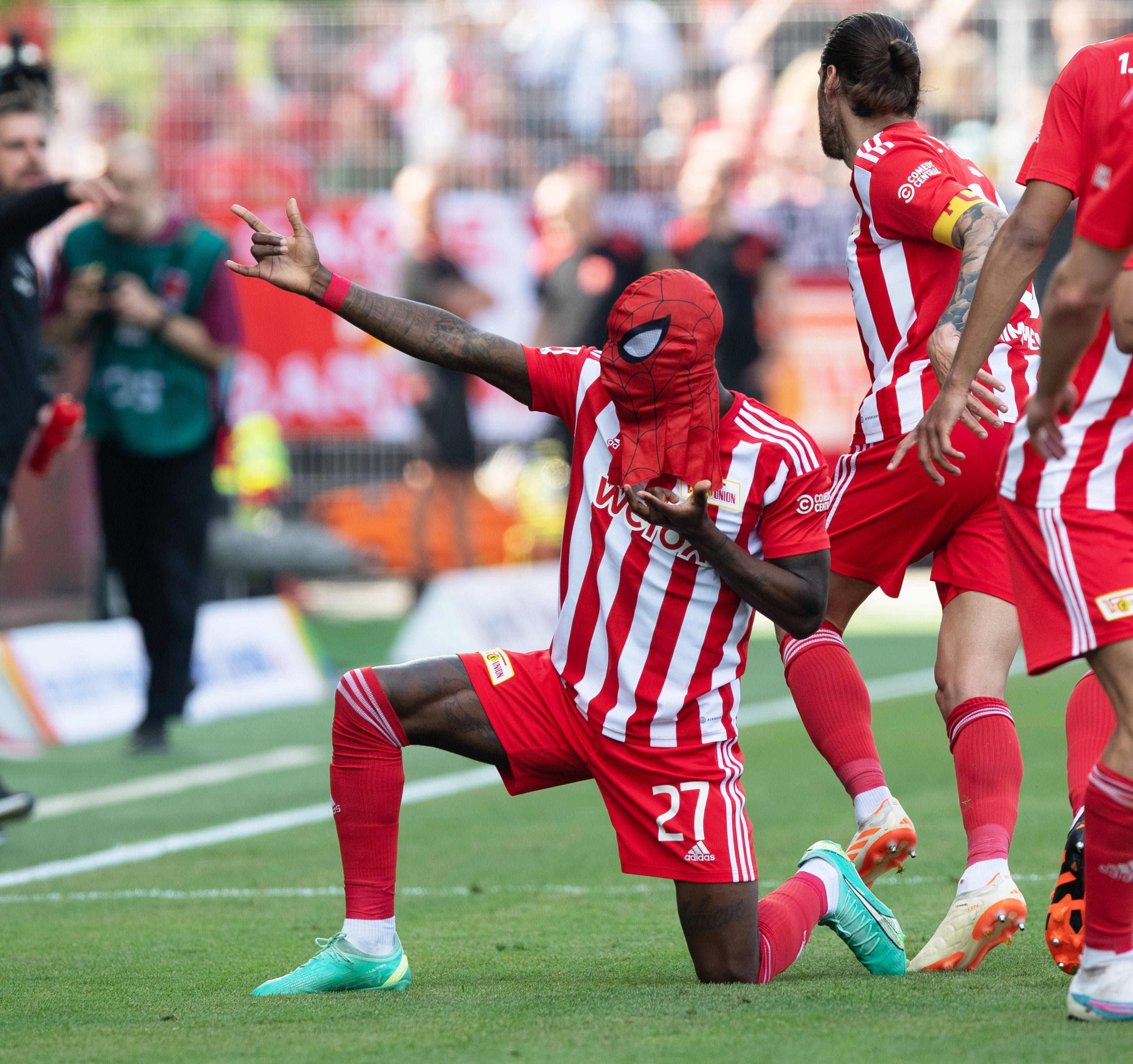 Image - Spiderman Sheraldo Becker lässt den 1. FC Union jubeln