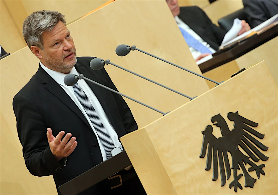 Bundeswirtschaftsminister Robert Habeck im Bundesrat während der Debatte um die Änderung des Gebäudeenergiegesetzes.  