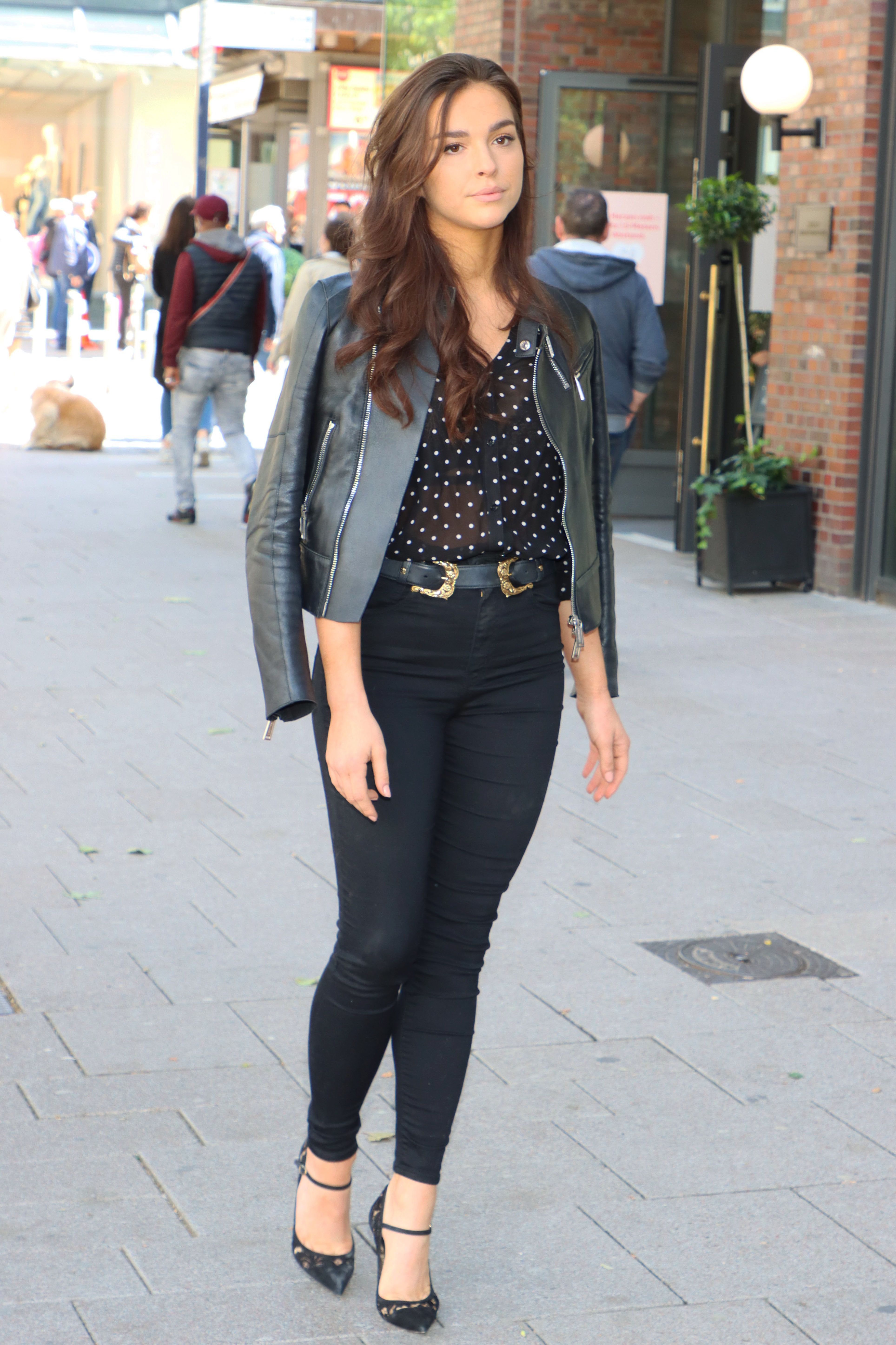 Feuer-Drama bei Lili Paul-Roncalli: Plötzlich qualmte bei einem Fotoshooting ihr Kleid ...