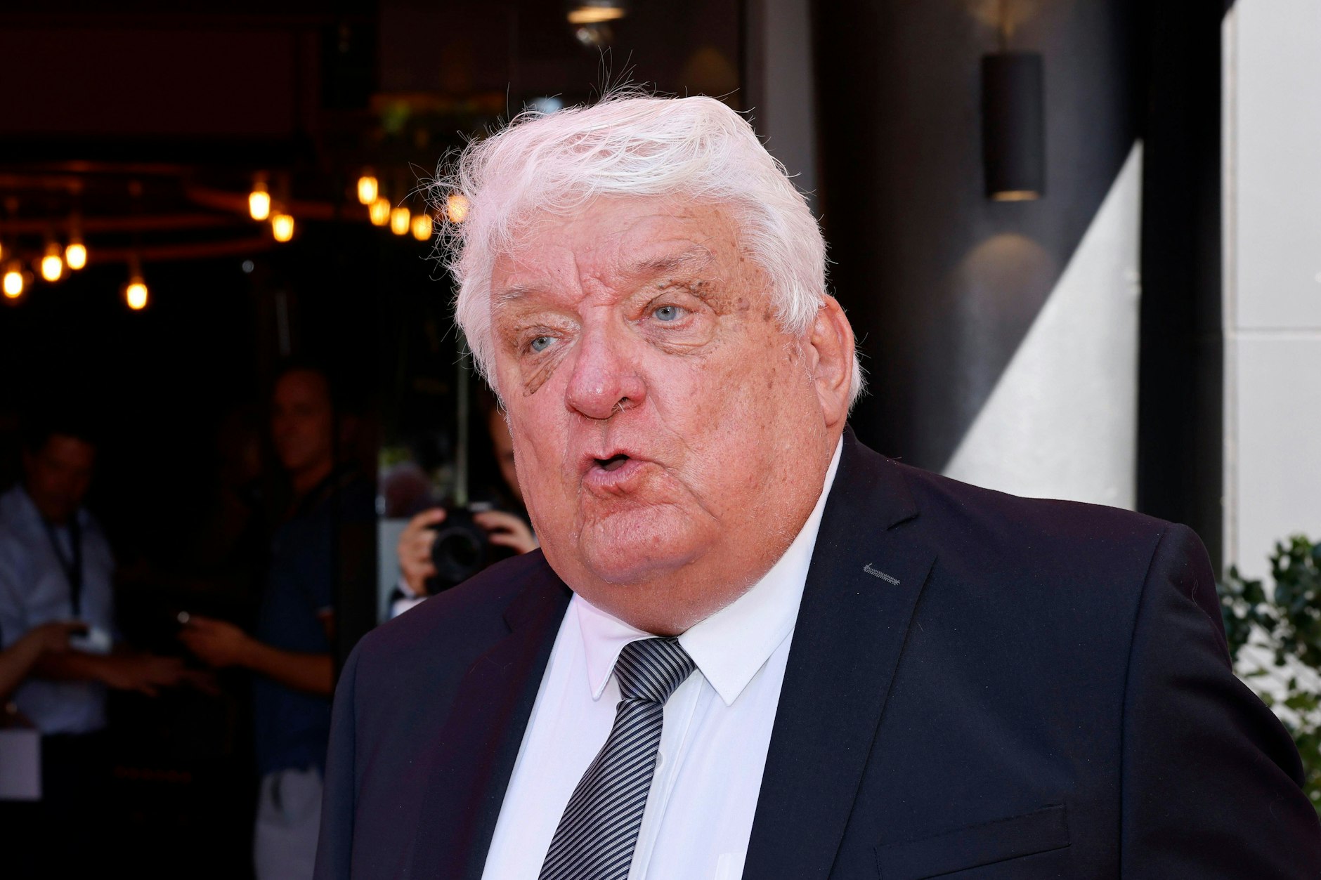 Hans Meiser mit Jan Böhmermann ab „Verleumdung der besonderen Art“