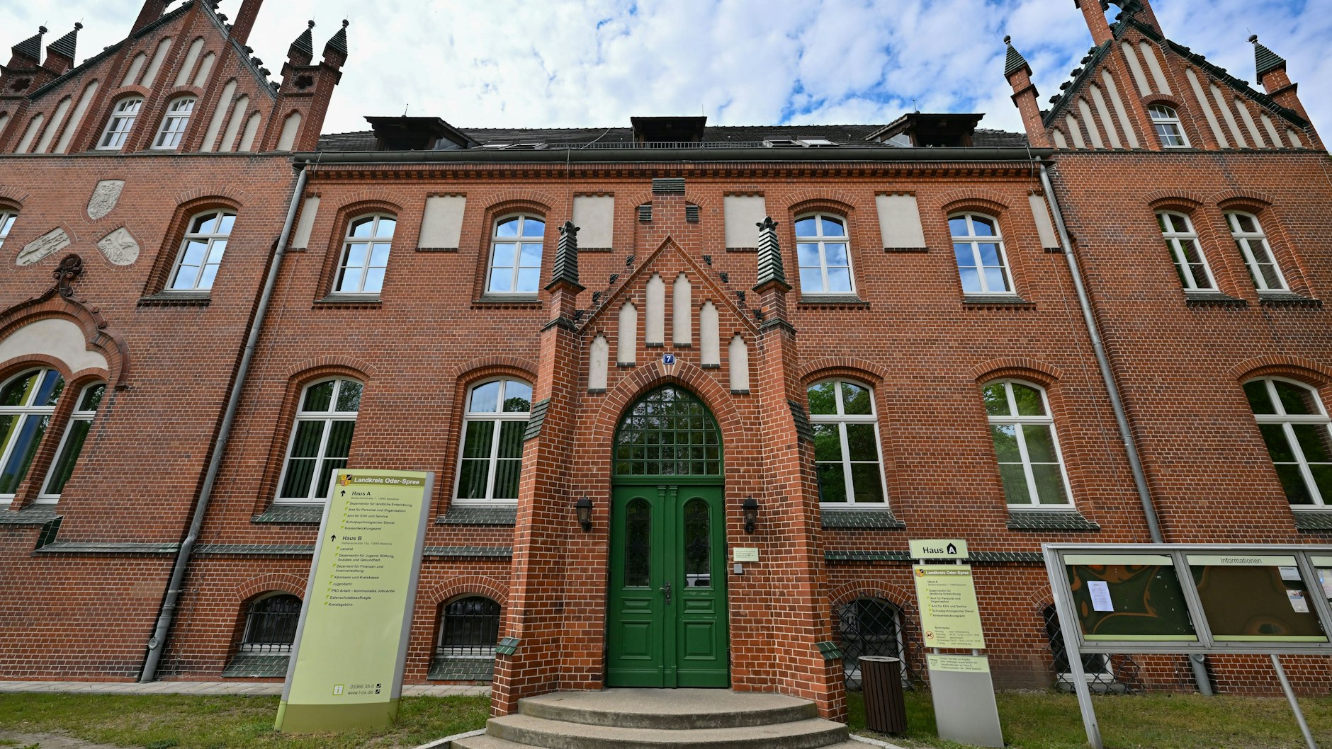 Die Bewerber kämpften um das Chefzimmer im Landratsamt in Beeskow.