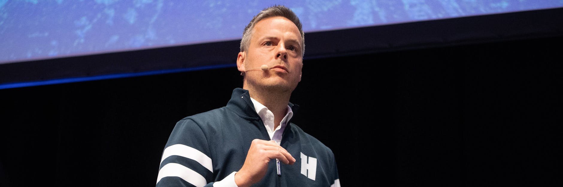 Hertha-Präsident Kay Bernstein kritisierte Ex-Finanz-Boss Ingo Schiller aufgrund der extremen finanziellen Schieflage des Vereins.