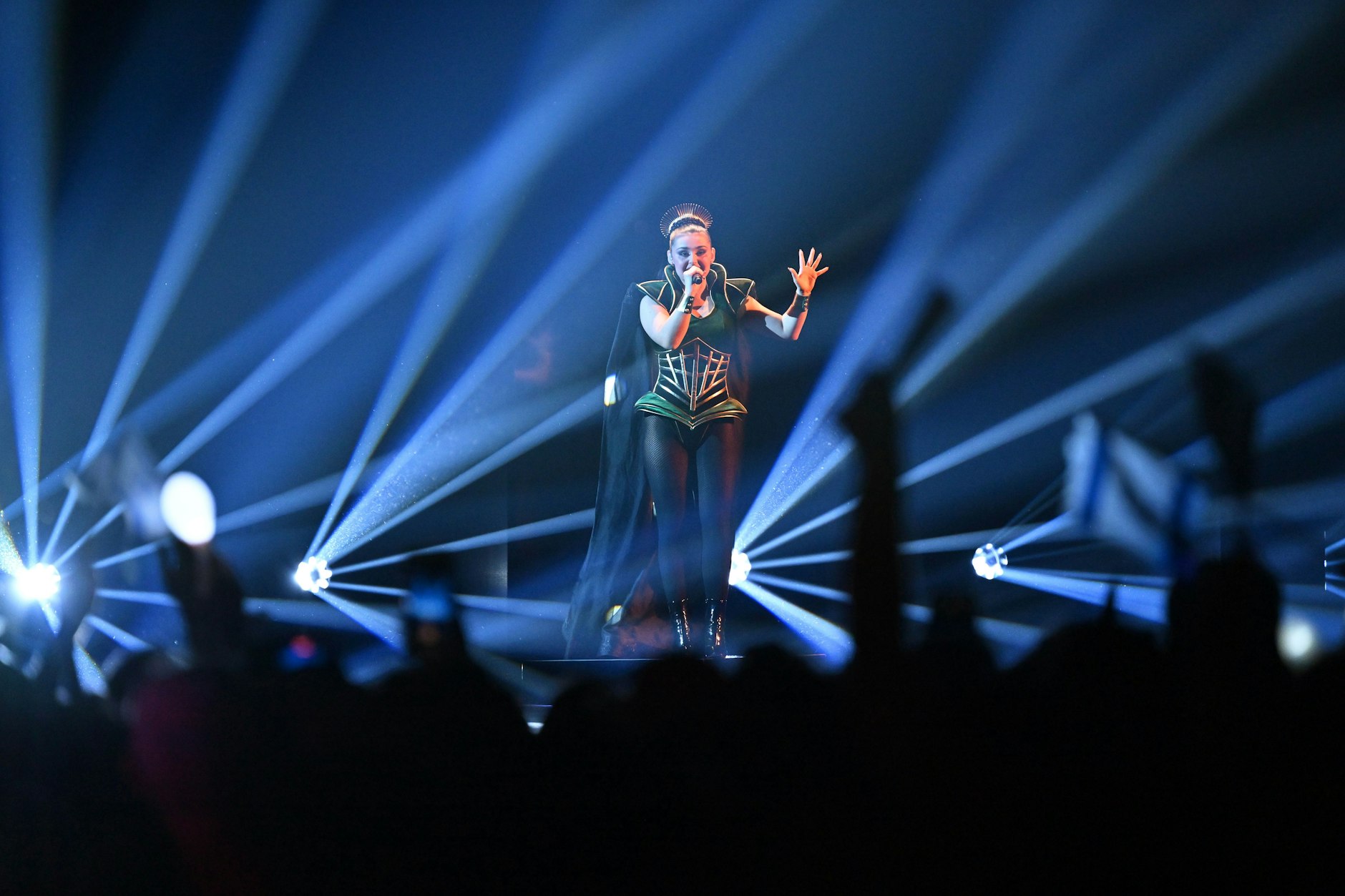 „Queen of Kings“ heißt der norwegische ESC-Beitrag von Alessandra, der ihr den fünften Platz einbrachte.