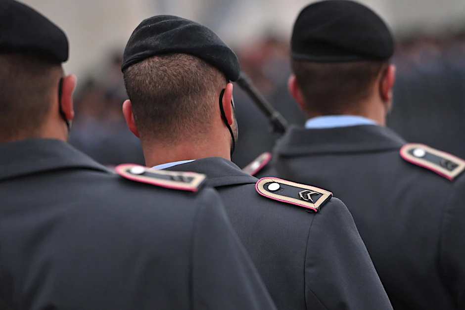 Bundeswehrsoldaten mit Corona-Maske.